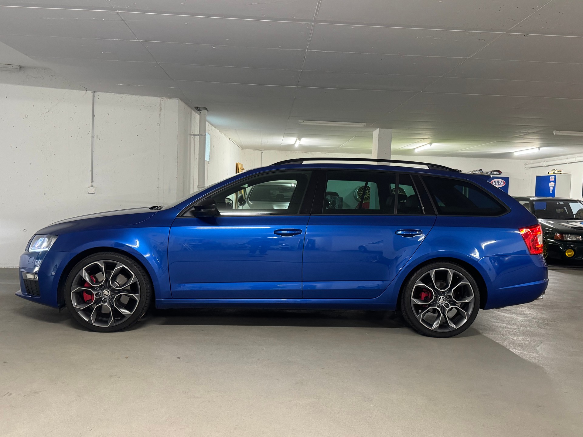 SKODA Octavia Combi 2.0 TSI RS CH-Fahrzeug-image-3