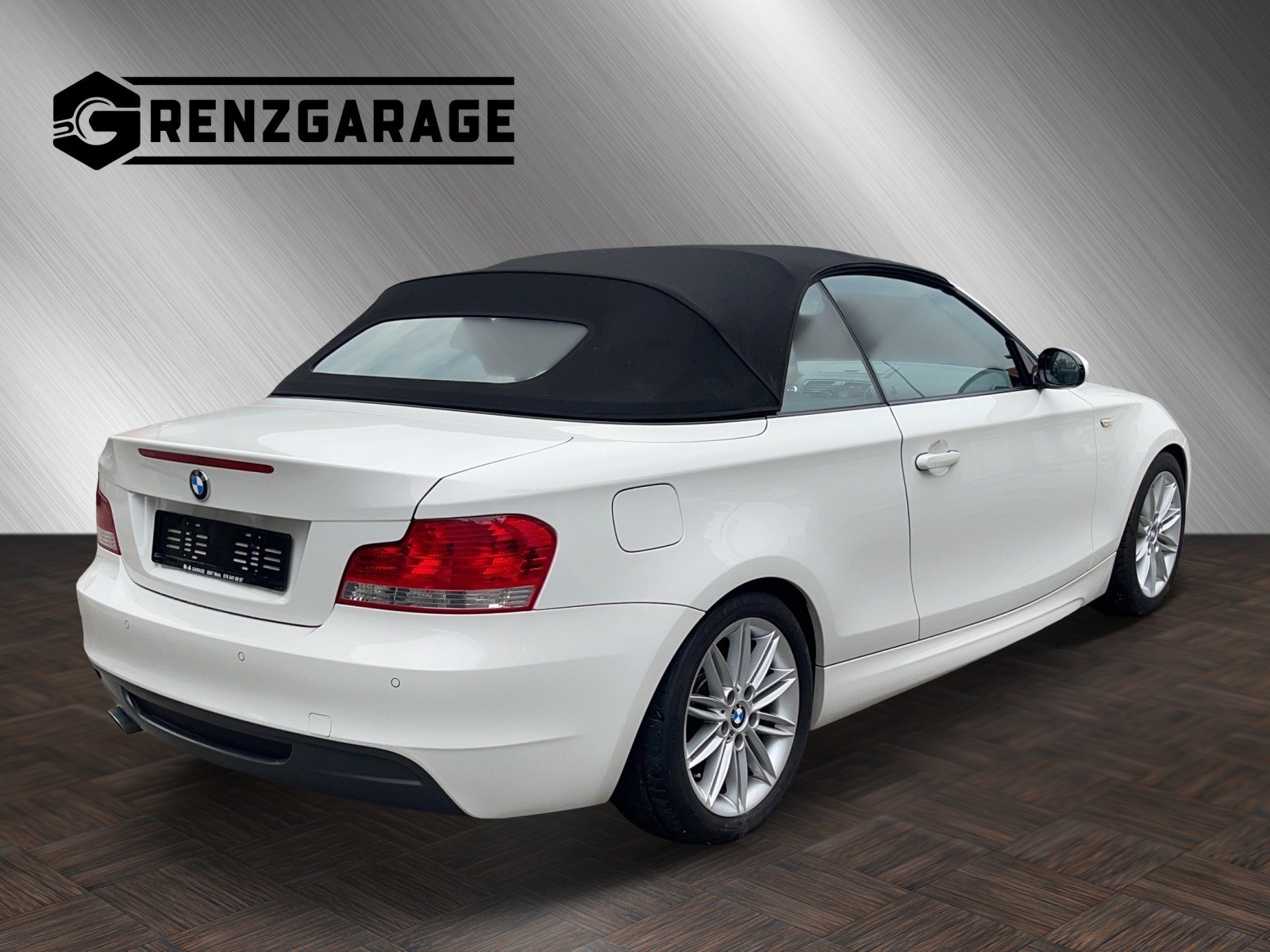 BMW 118d Cabrio-image-6