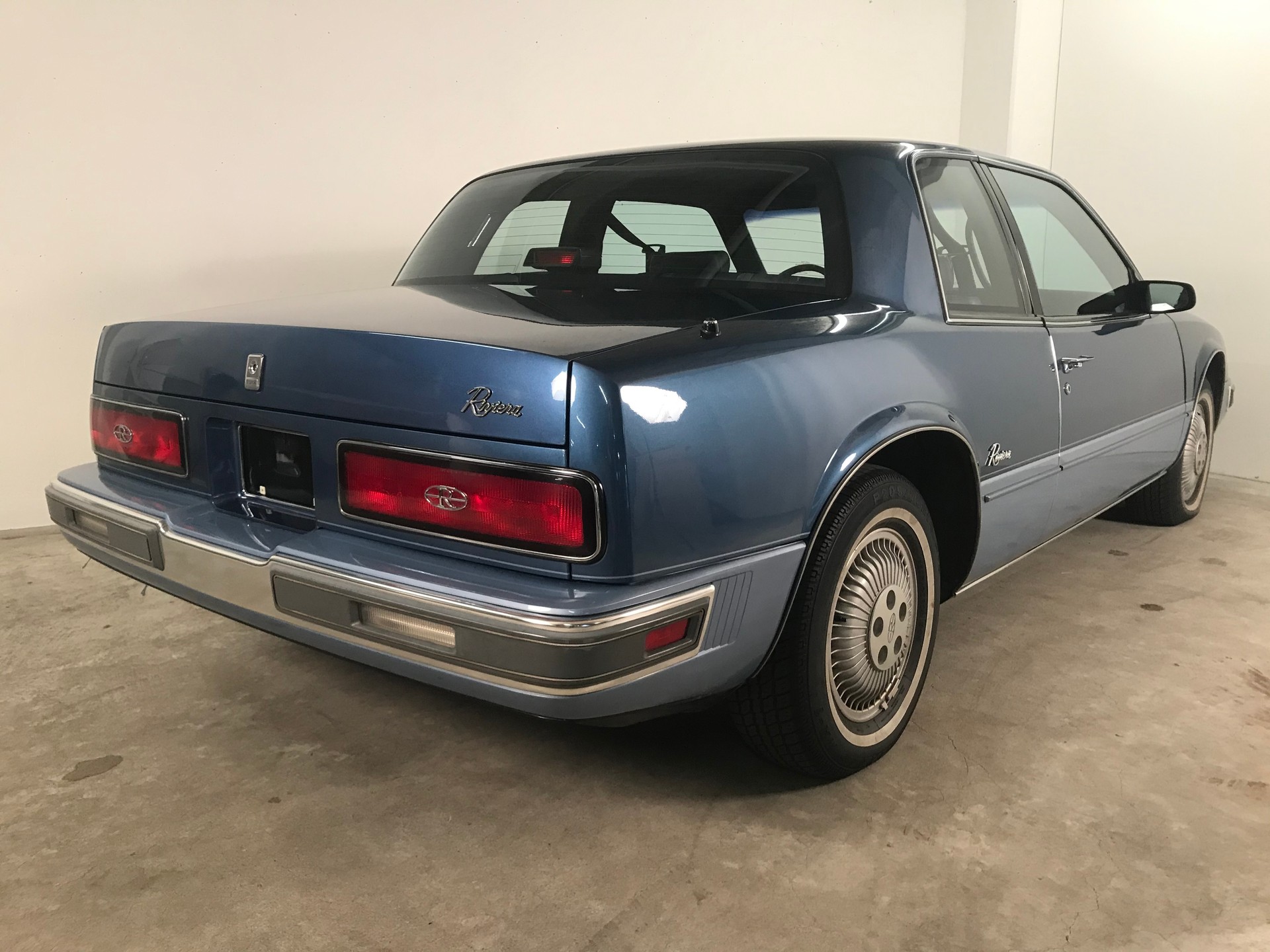 BUICK Buick Riviera 1987, Veteran, 2-Farben Lackierung, Leder, Klima, HiFi, alles original, sehr selten und super gepflegter Zustand-image-8