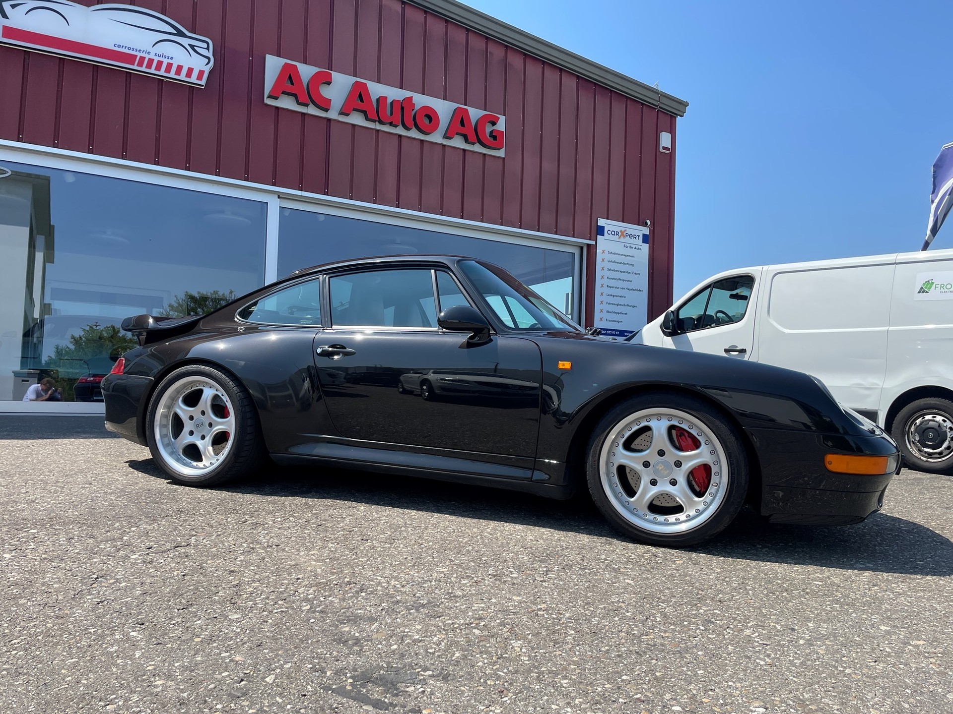 PORSCHE 993 Turbo-showroom-element-1