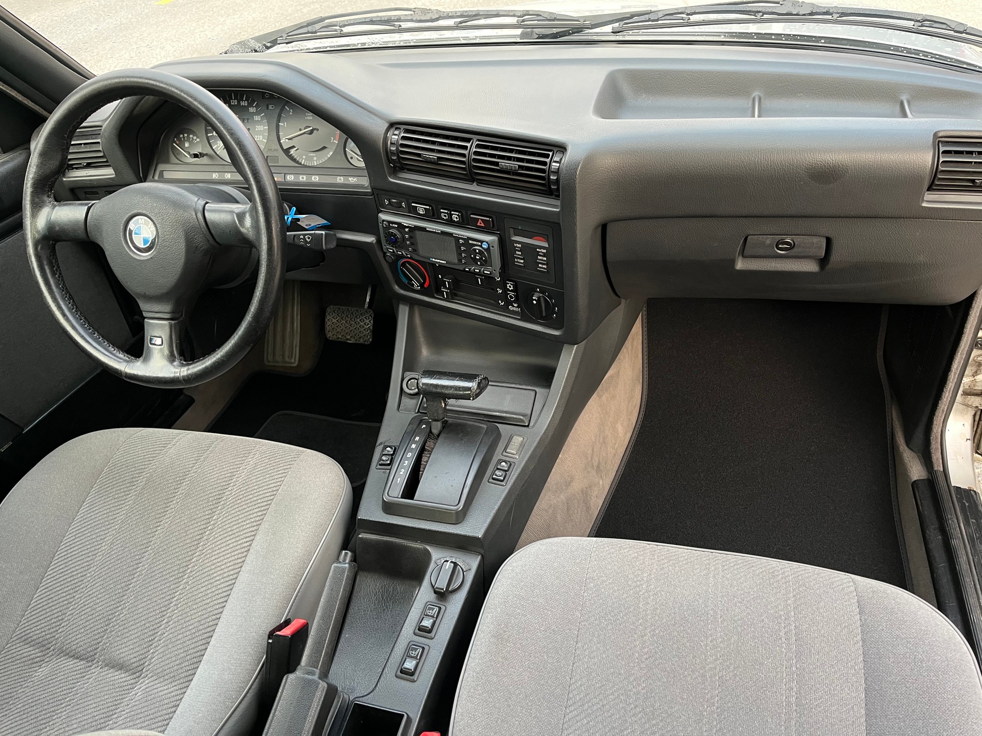 BMW 325iX A Touring AUTOMATIQUE-image-9
