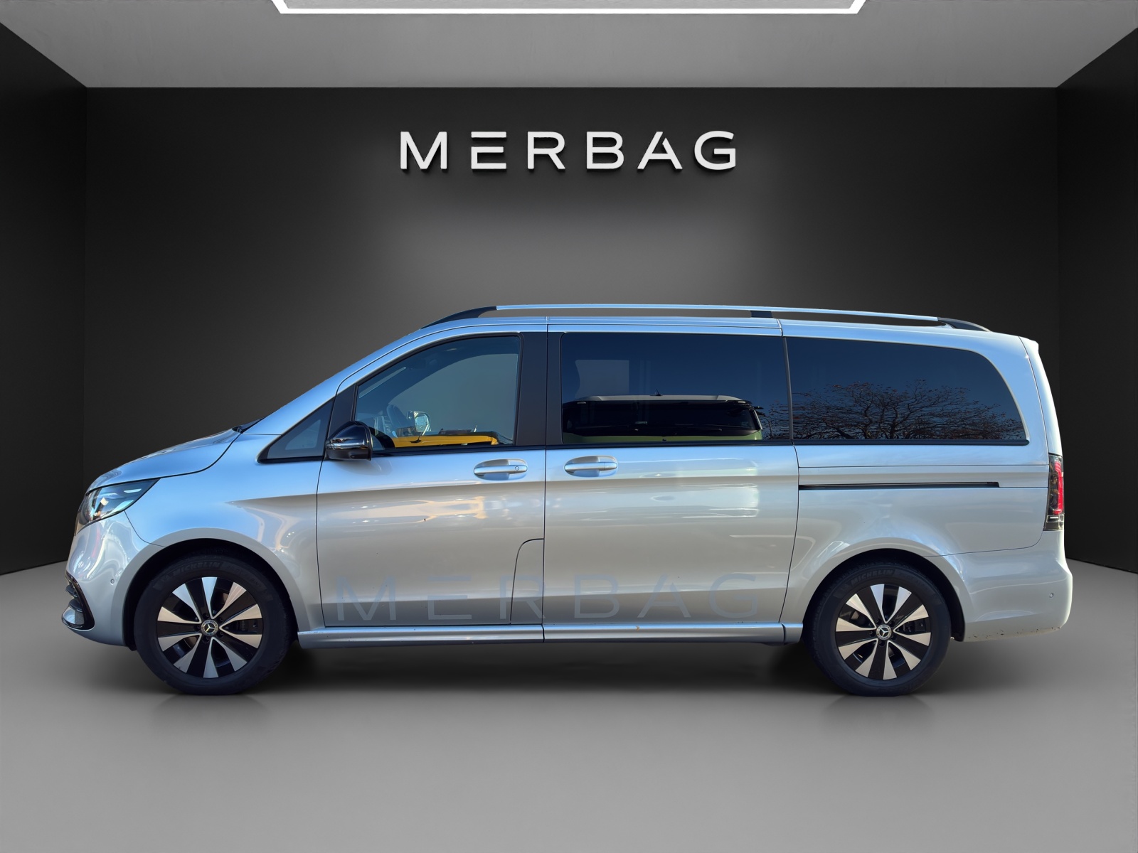 MERCEDES-BENZ V 300 d lang Exclusive 4Matic 9G-Tronic-image-2