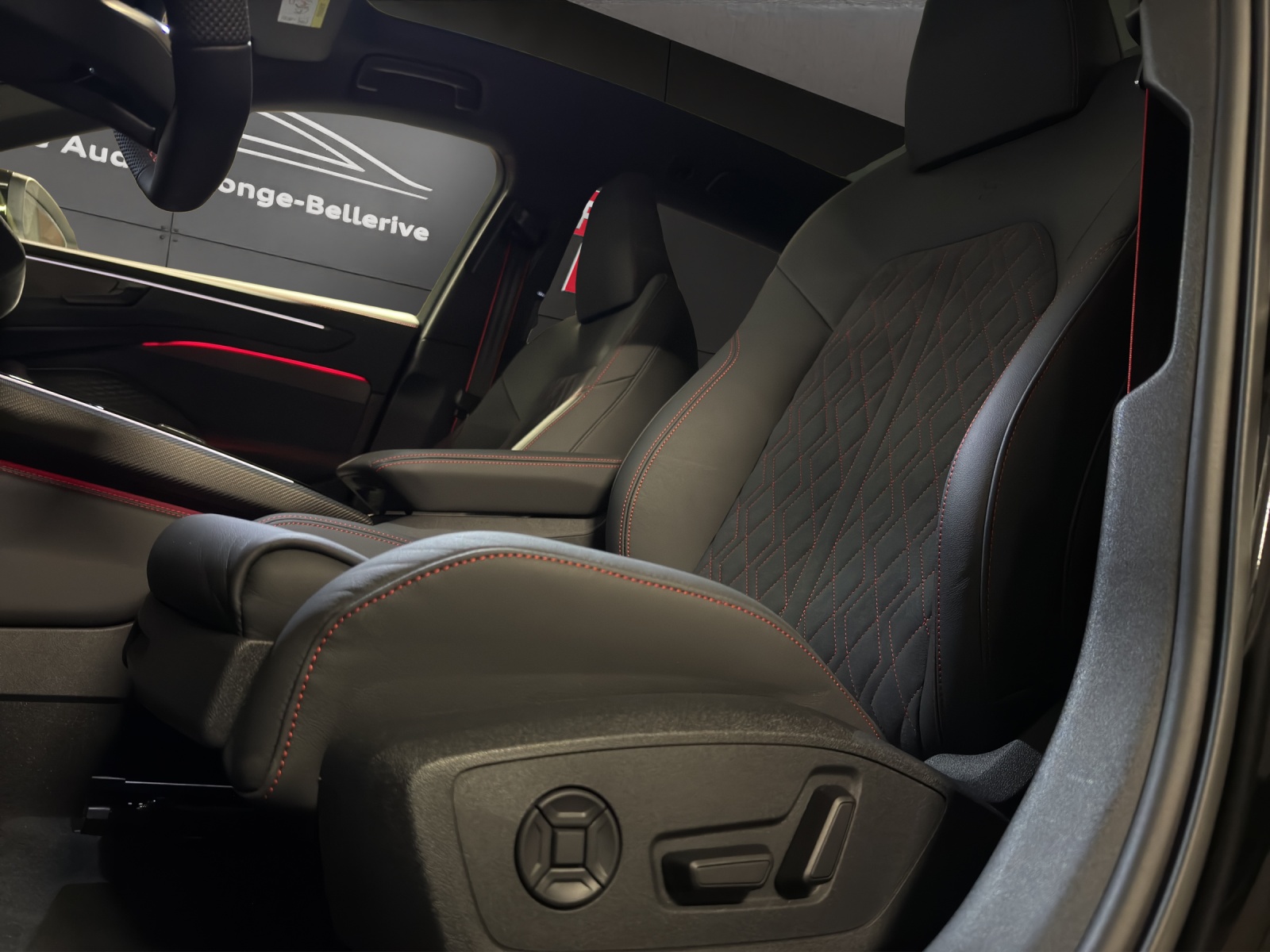 AUDI A6 Avant TFSI quattro 270 kW S tronic-image-21
