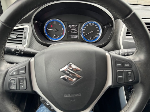 SUZUKI SX4 S-Cross 1.6 TD Sergio Cellano Top 4WD-image-7