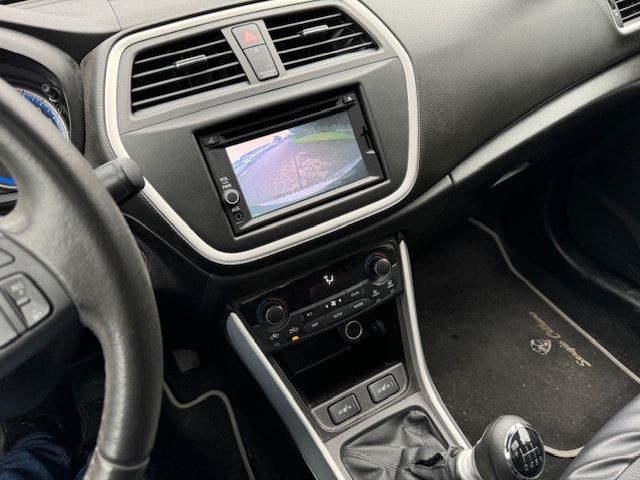 SUZUKI SX4 S-Cross 1.6 TD Sergio Cellano Top 4WD-image-8