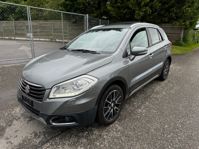 SUZUKI SX4 S-Cross 1.6 TD Sergio Cellano Top 4WD-image-0