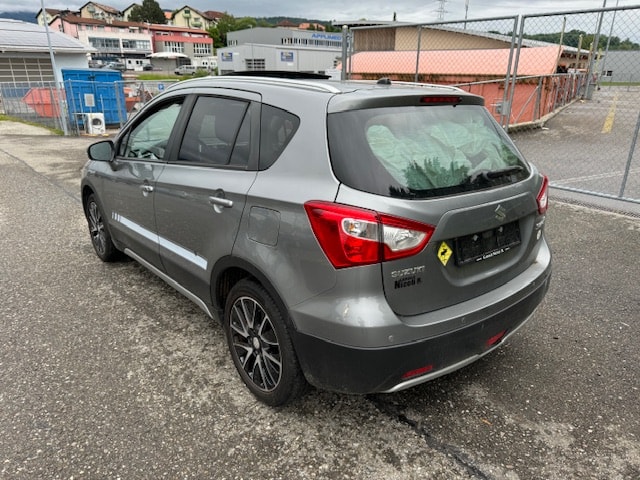 SUZUKI SX4 S-Cross 1.6 TD Sergio Cellano Top 4WD-image-4