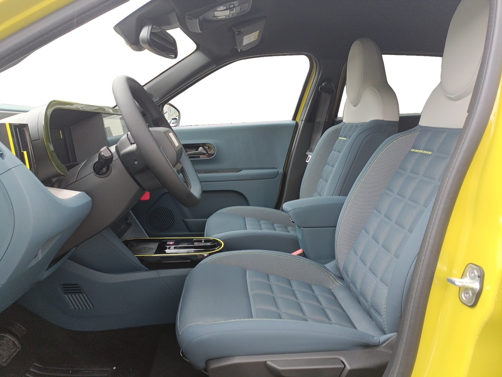 FIAT Grande Panda Elektro La Prima-image-5