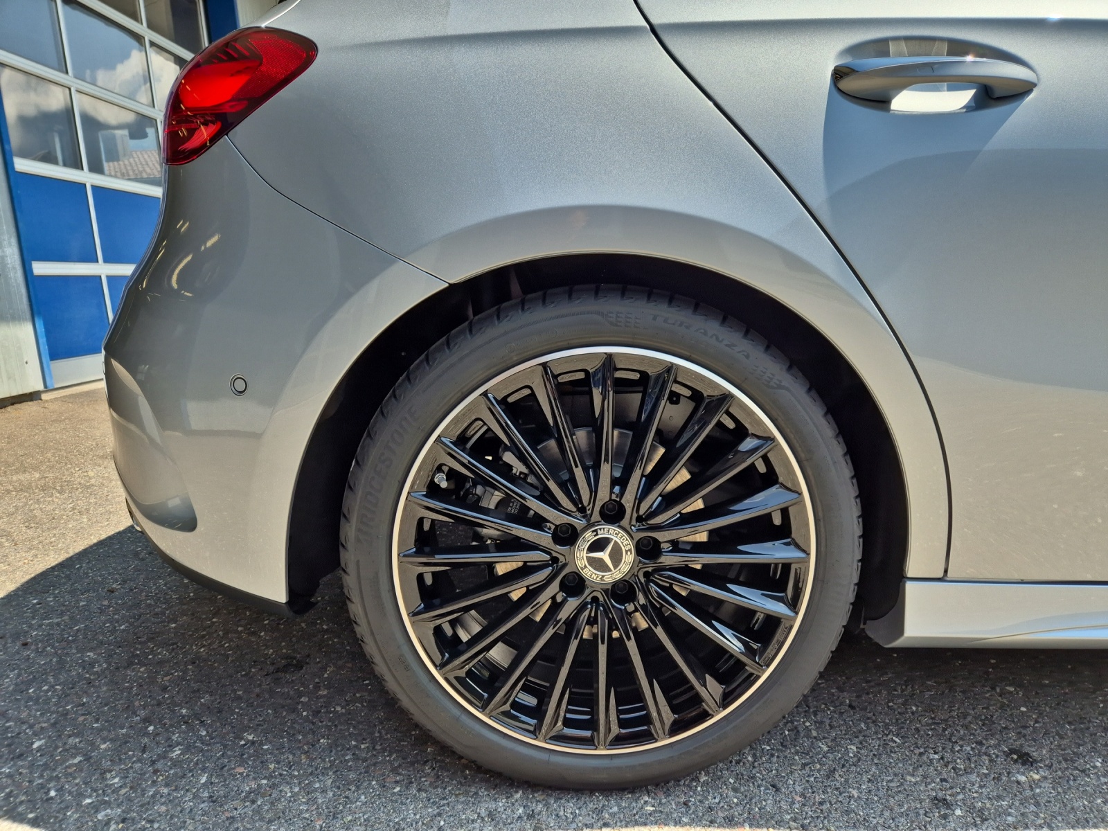 MERCEDES-BENZ A 220 4Matic 8G-DCT-image-23