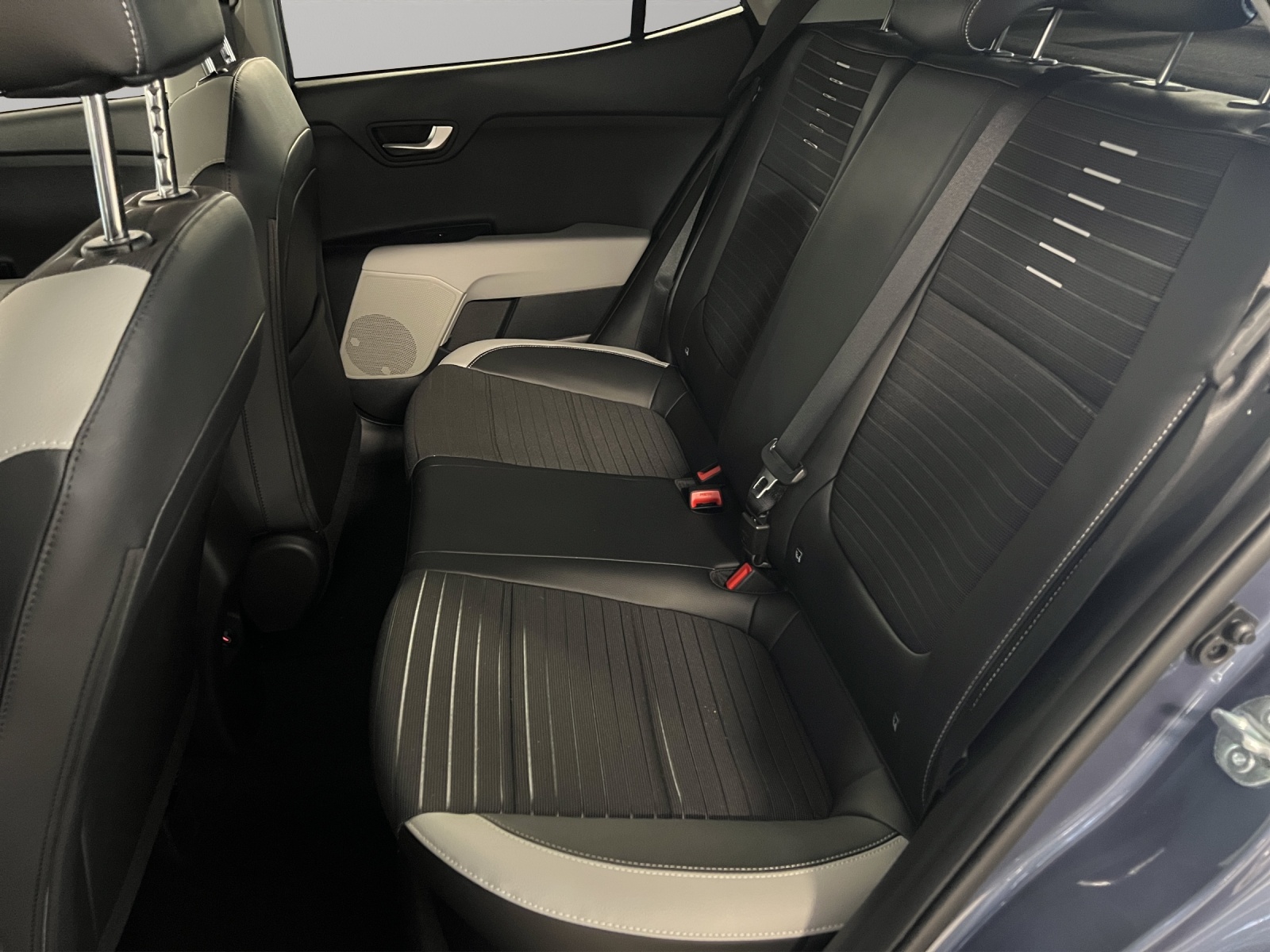 KIA Stonic 1.0 T Power Edition 30-image-10