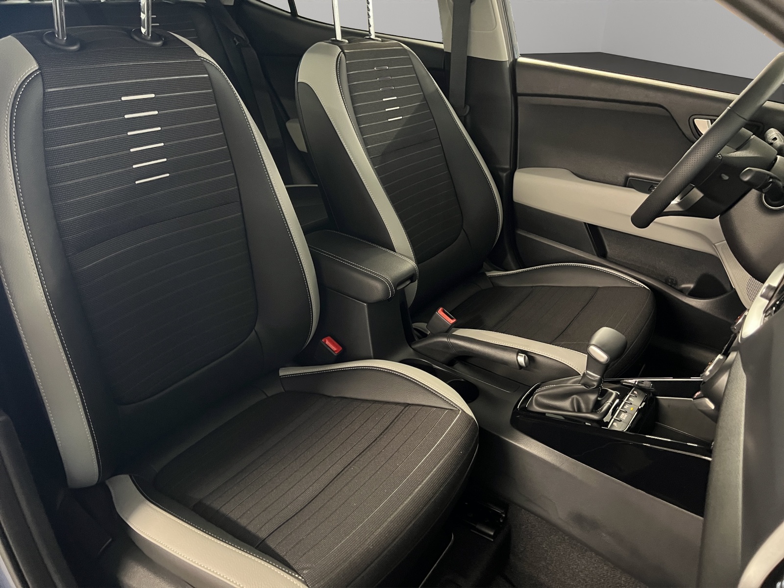 KIA Stonic 1.0 T Power Edition 30-image-12