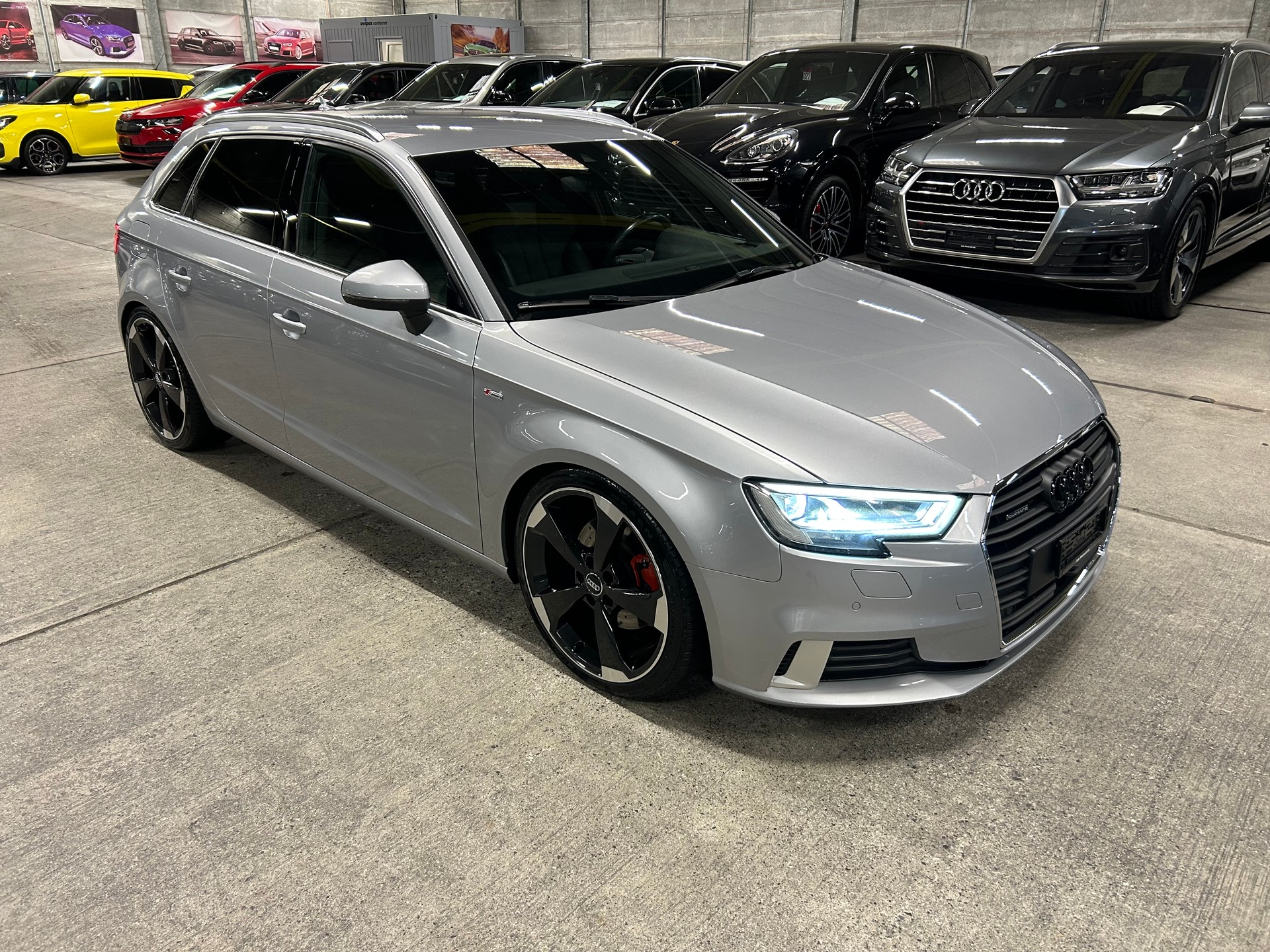 AUDI A3 Sportback 2.0 TDI S-LINE S-tronic quattro-image-2