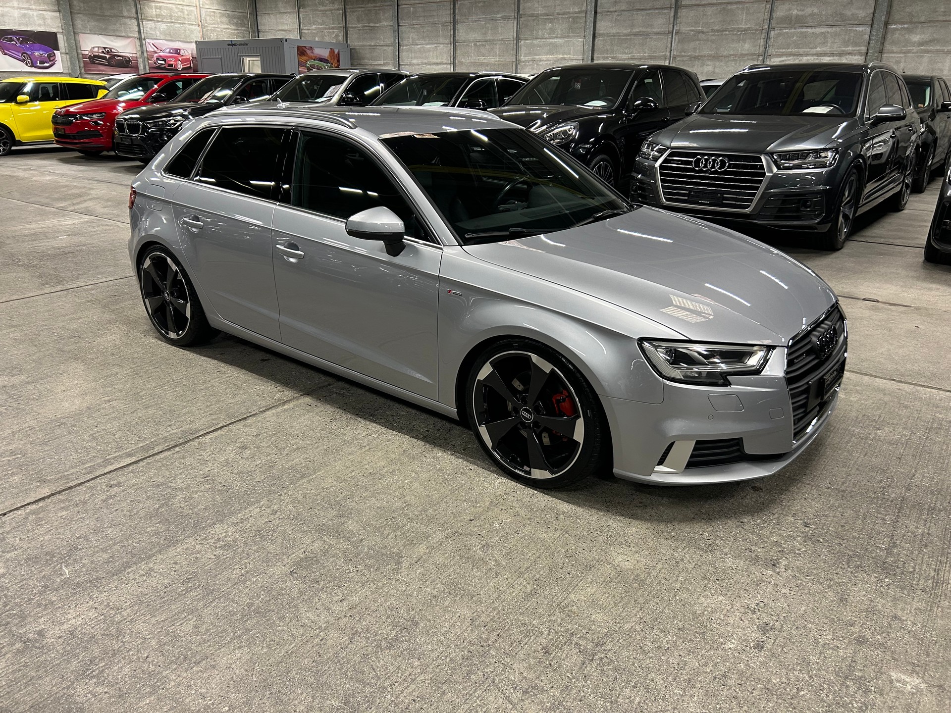 AUDI A3 Sportback 2.0 TDI S-LINE S-tronic quattro-image-3