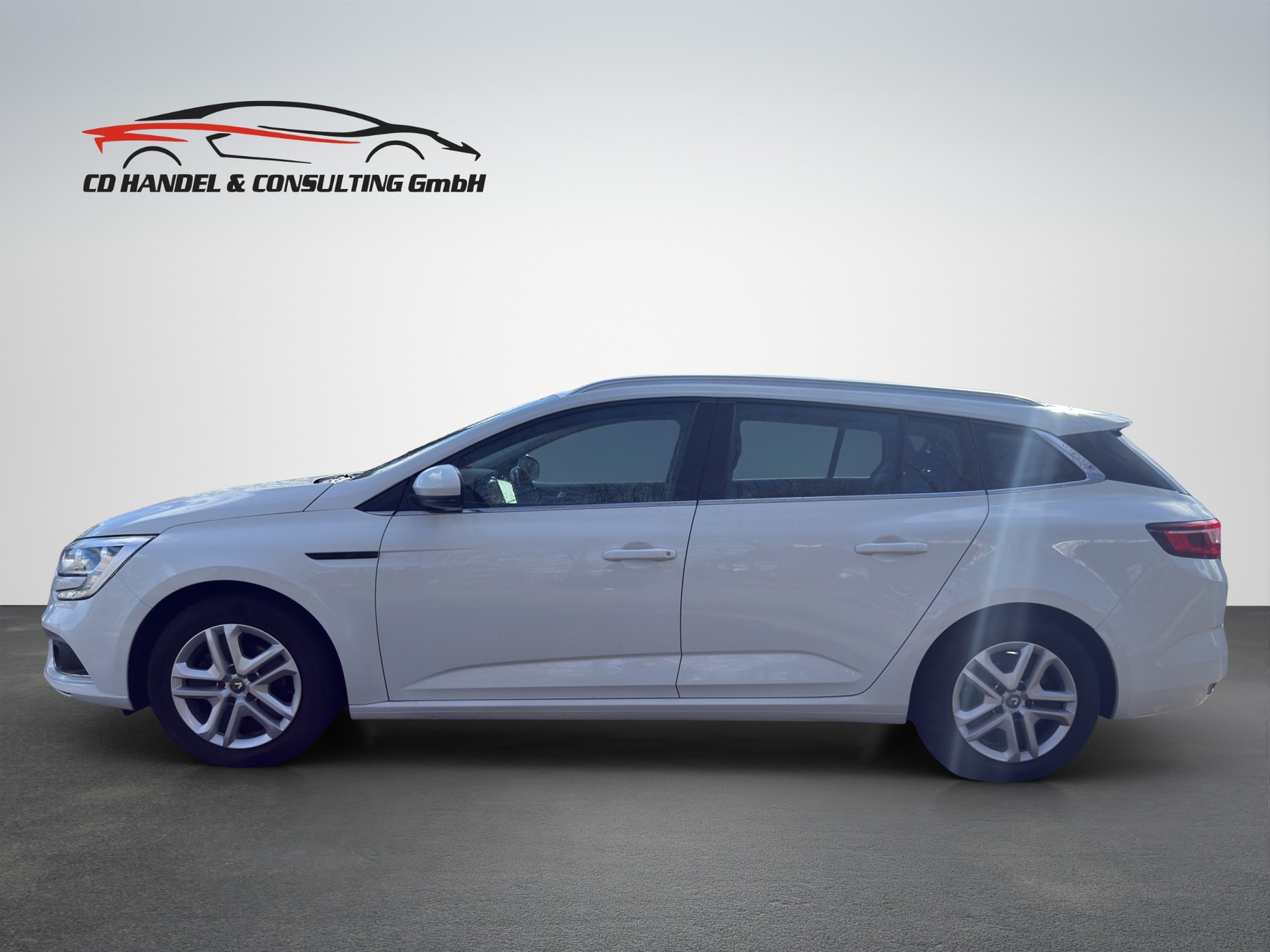 RENAULT Mégane Grandtour 1.5 dCi Business EDC-image-9