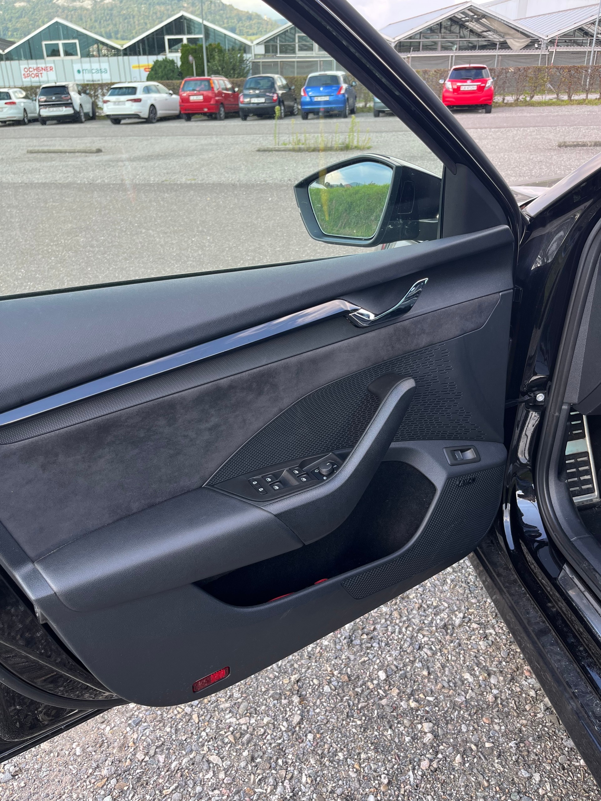 SKODA Octavia Combi 2.0 TSI DSG RS-image-8