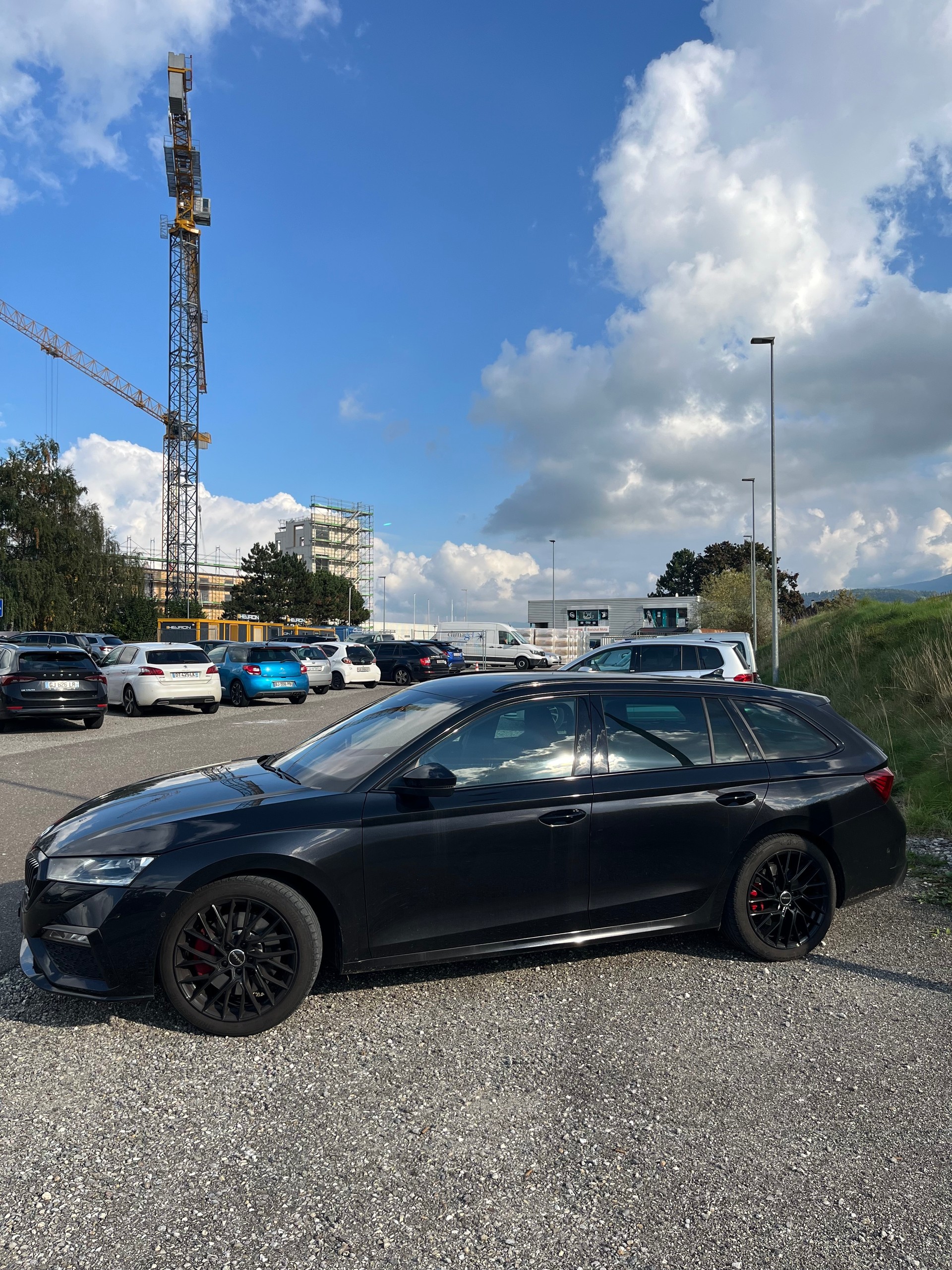 SKODA Octavia Combi 2.0 TSI DSG RS-image-2
