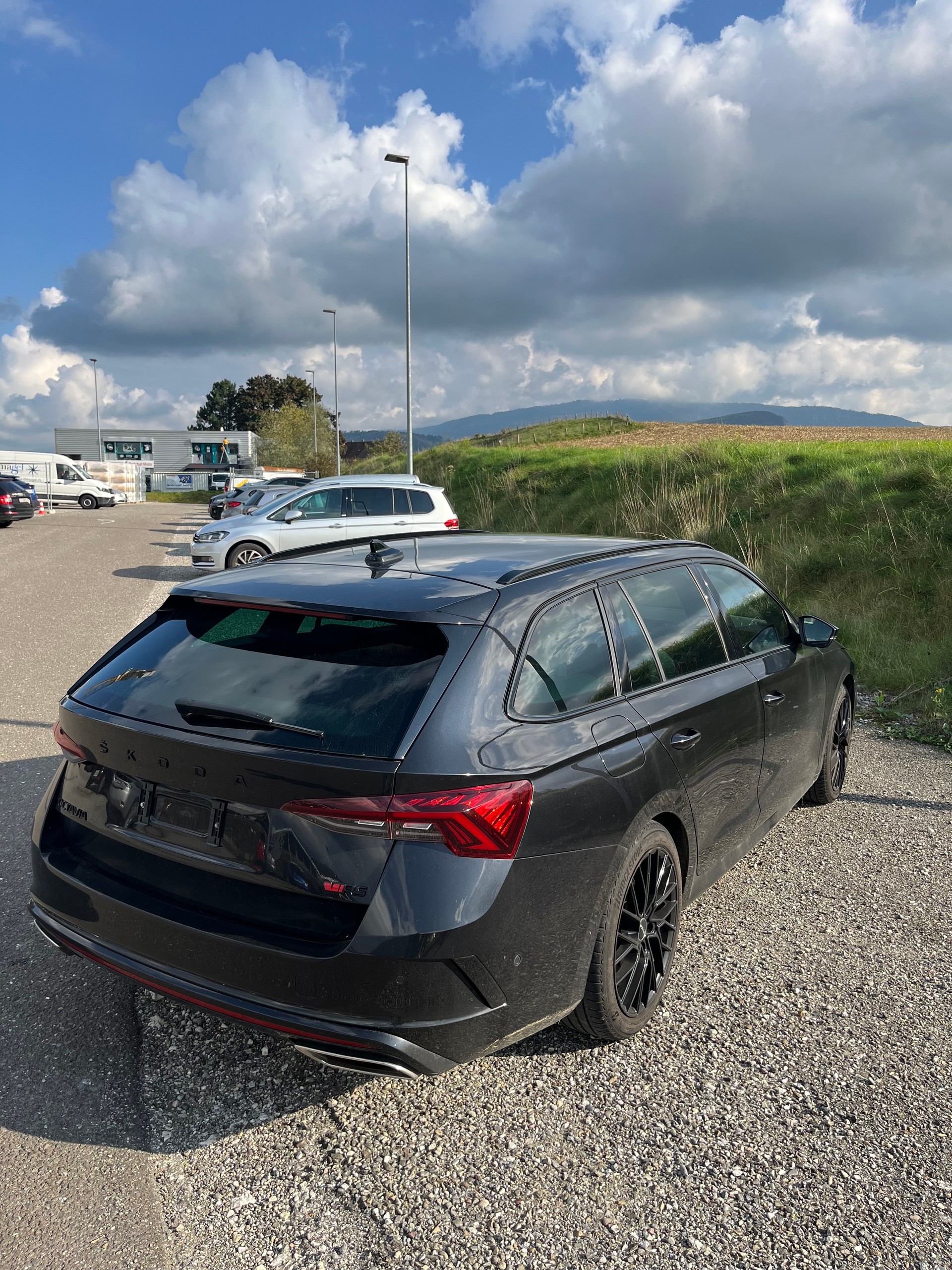 SKODA Octavia Combi 2.0 TSI DSG RS-image-4