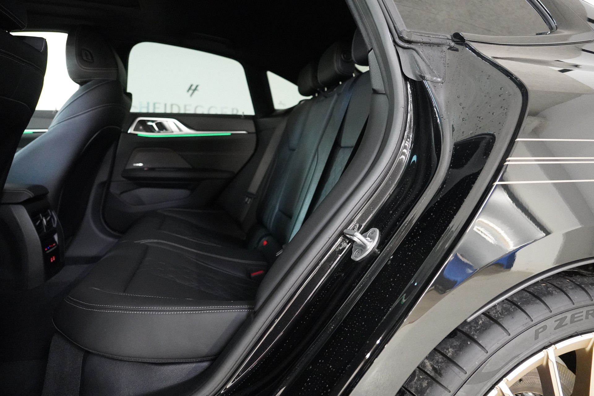 BMW-ALPINA B4 Gran Coupé 3.0 xDrive GT S-Tronic-image-12
