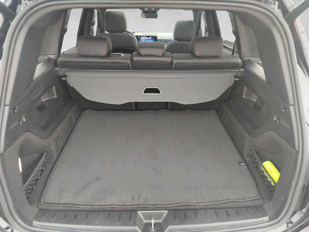 MERCEDES-BENZ GLB 200 AMG Line-image-8