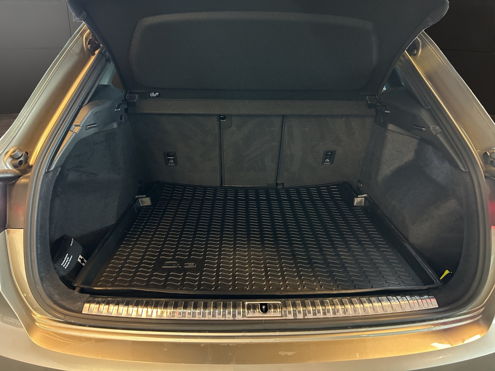 AUDI Q3 35 TFSI S line Attraction S-tronic-image-17