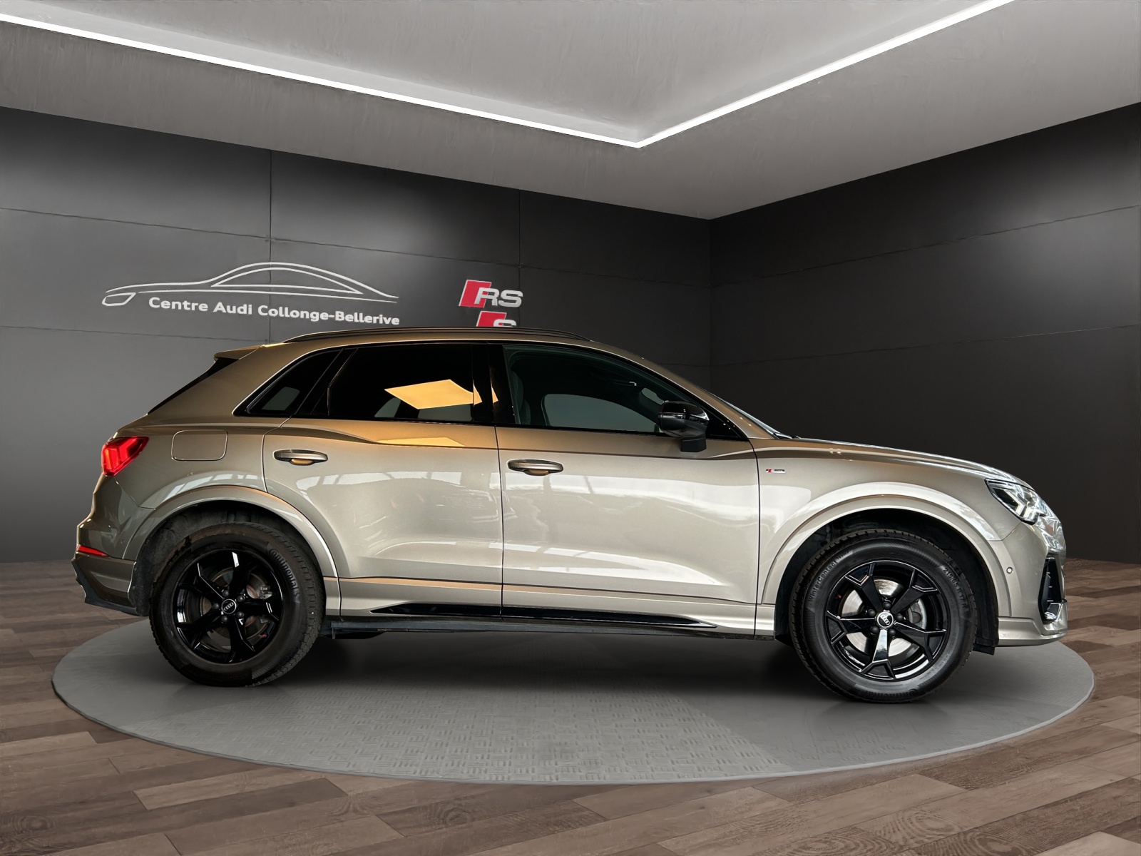 AUDI Q3 35 TFSI S line Attraction S-tronic-image-6