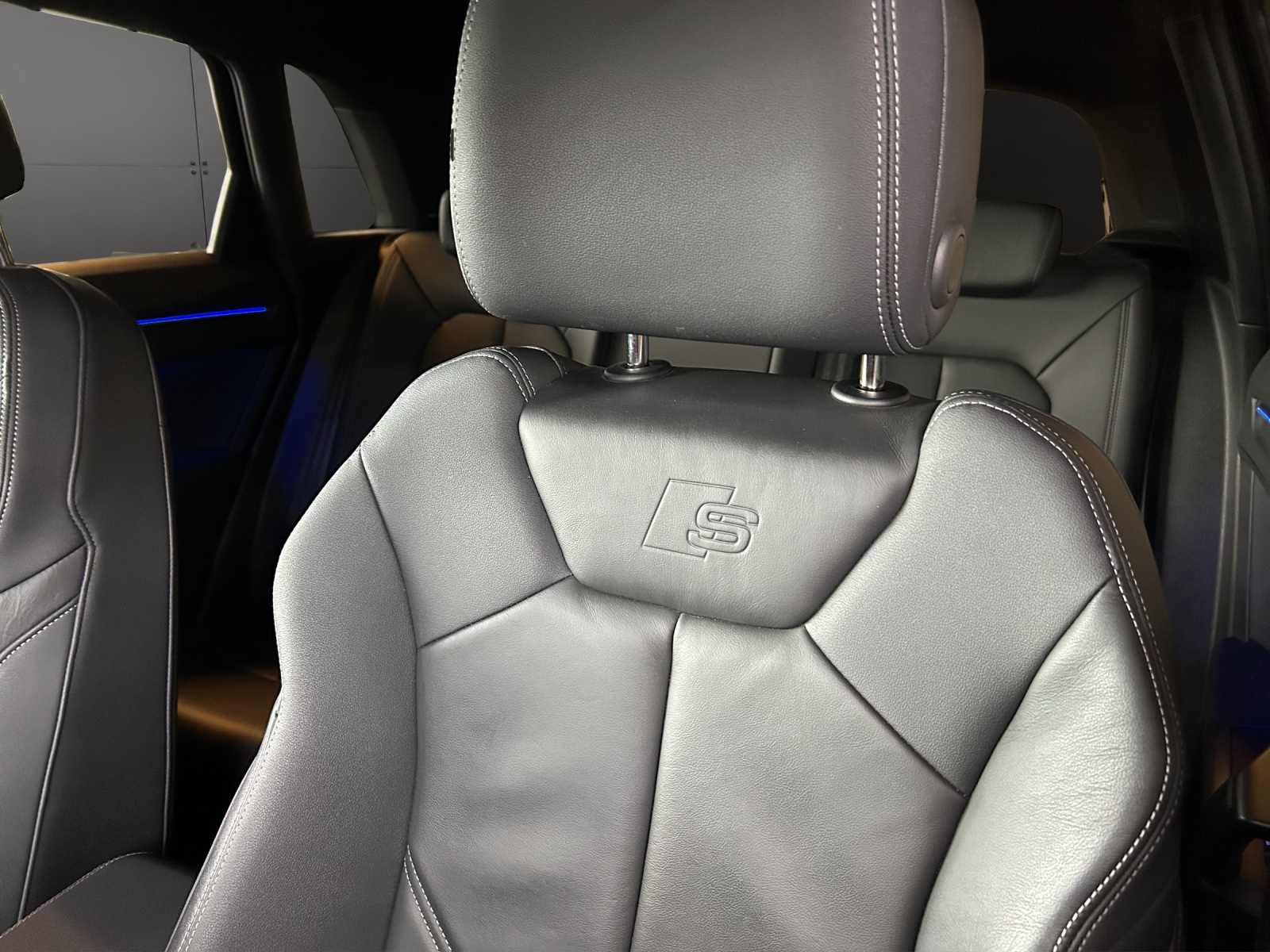 AUDI Q3 35 TFSI S line Attraction S-tronic-image-21