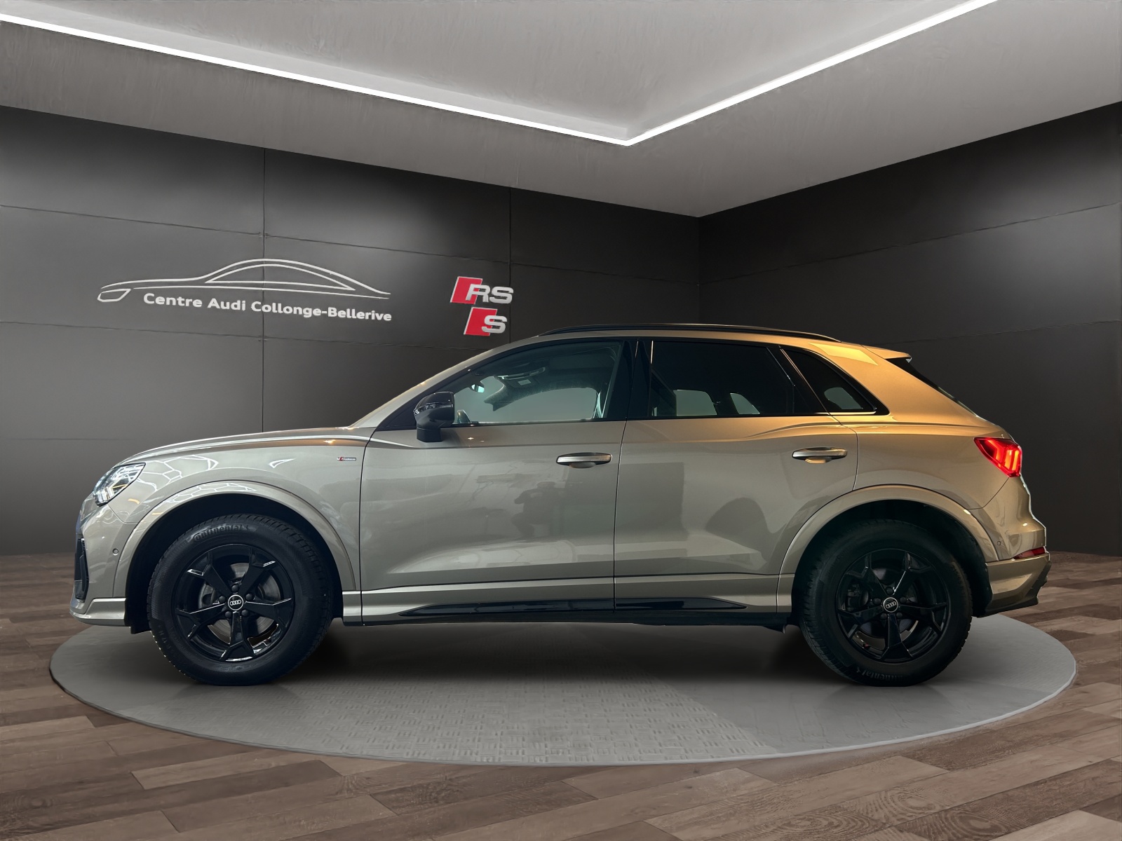 AUDI Q3 35 TFSI S line Attraction S-tronic-image-2