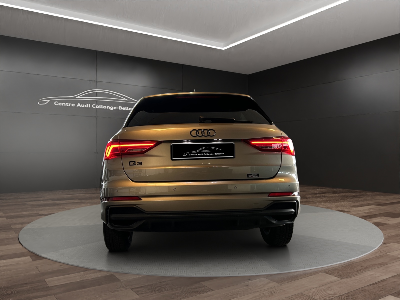 AUDI Q3 35 TFSI S line Attraction S-tronic-image-4