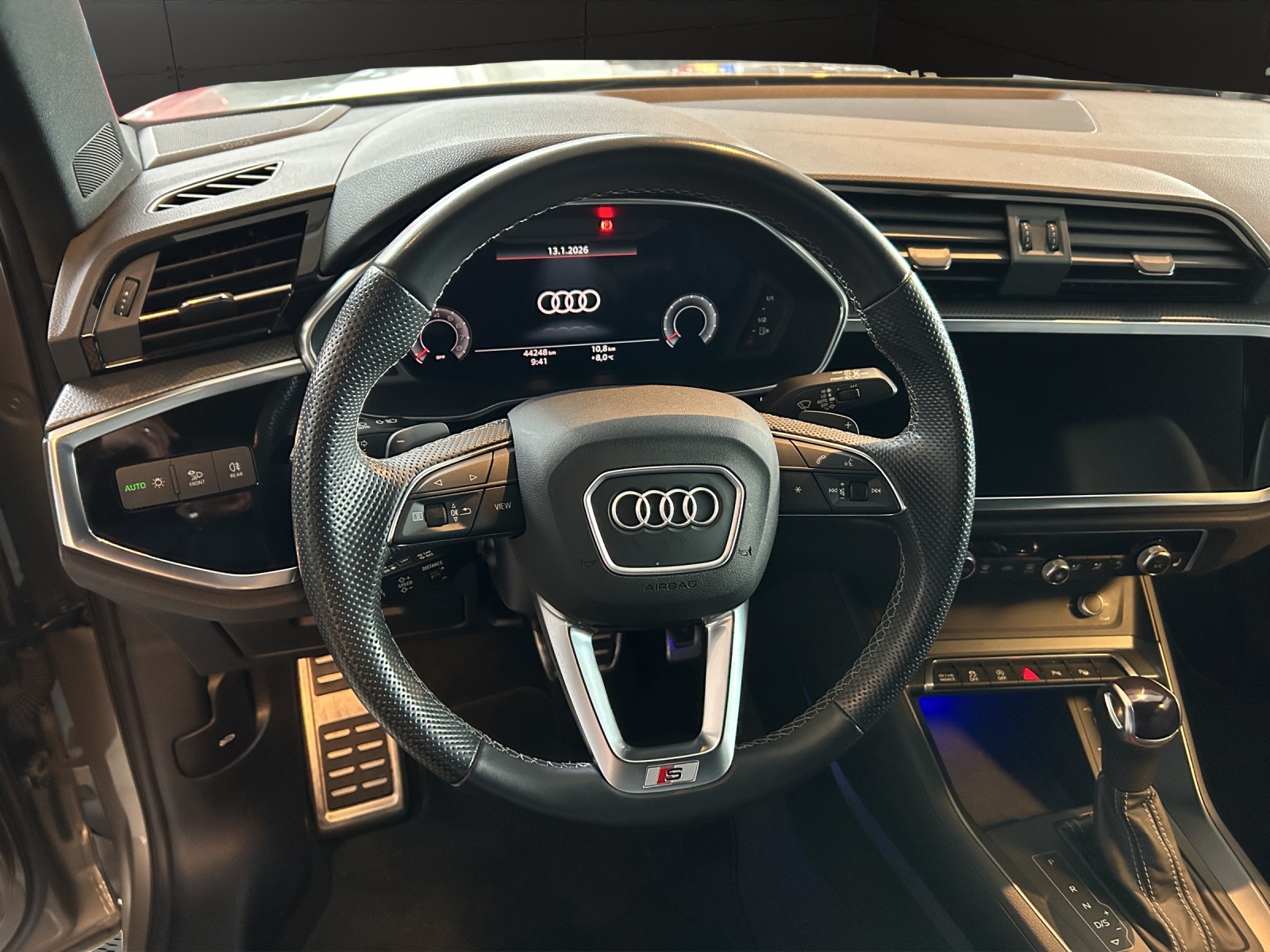 AUDI Q3 35 TFSI S line Attraction S-tronic-image-9