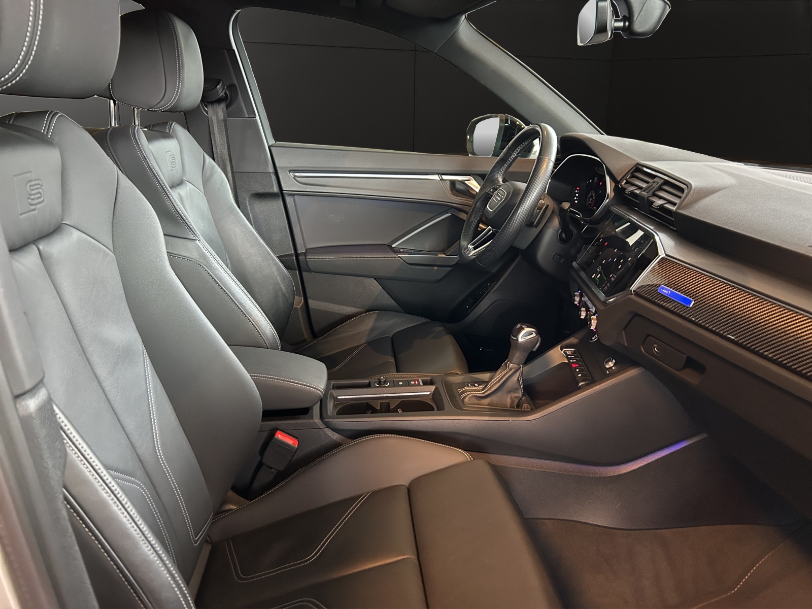 AUDI Q3 35 TFSI S line Attraction S-tronic-image-15