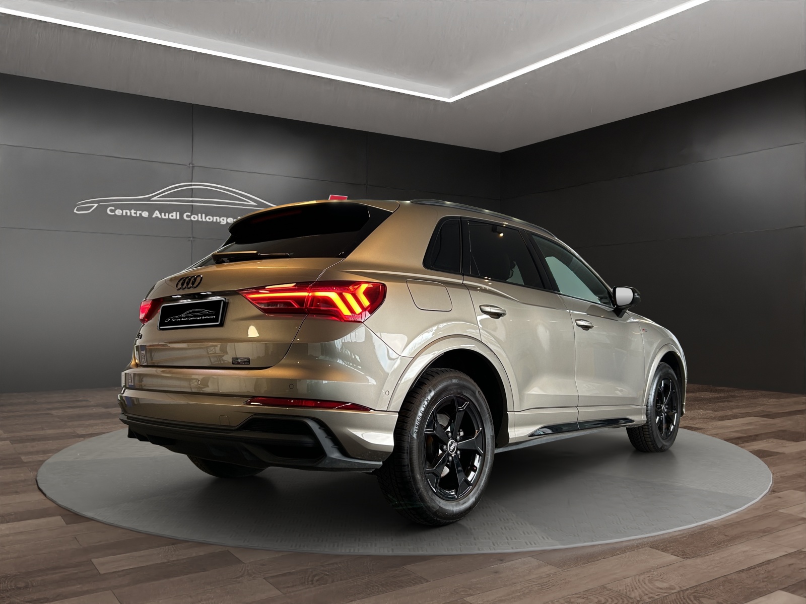 AUDI Q3 35 TFSI S line Attraction S-tronic-image-5