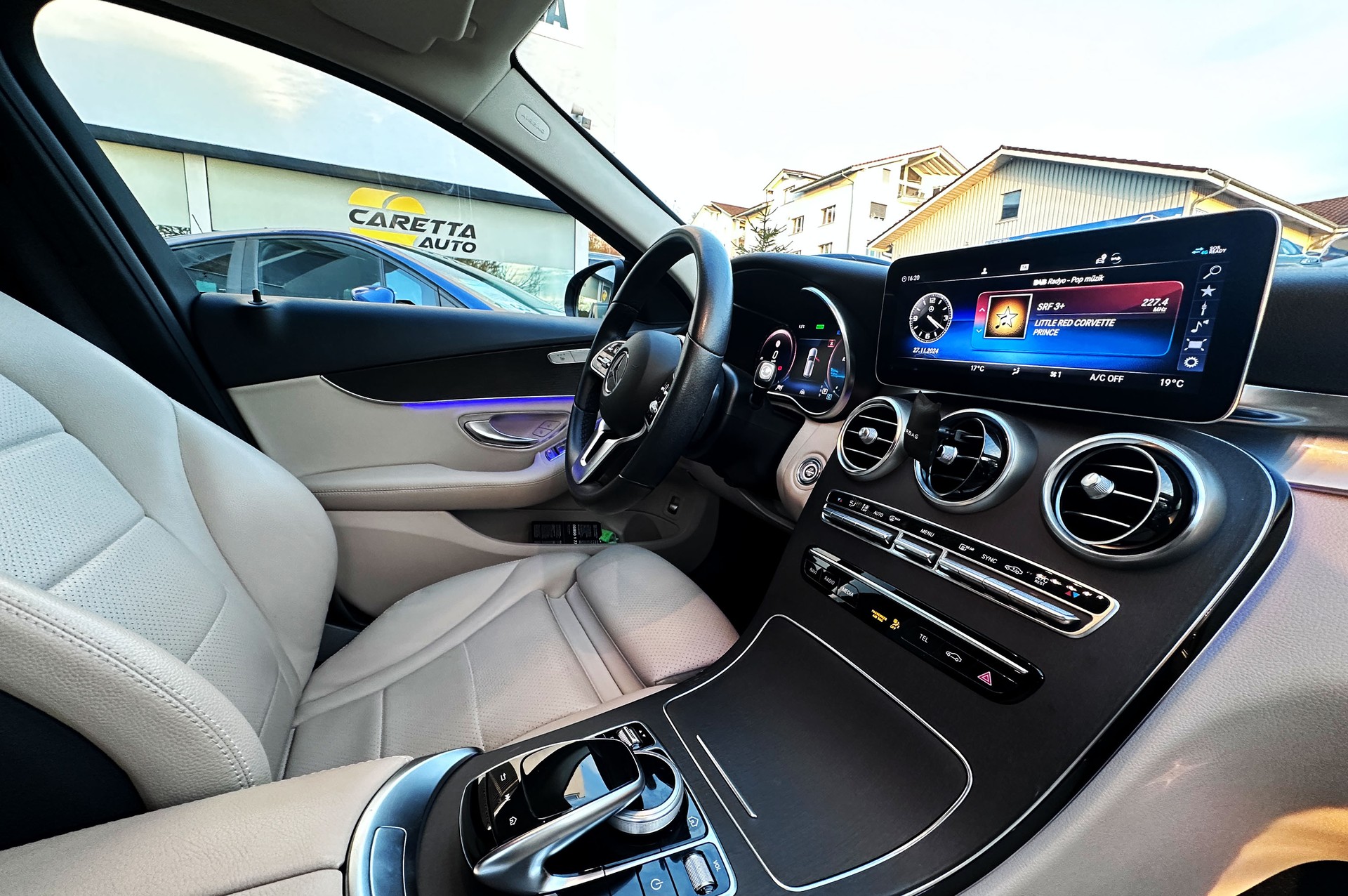MERCEDES-BENZ C 200 Swiss Star 4M 9G-Tronic-image-11