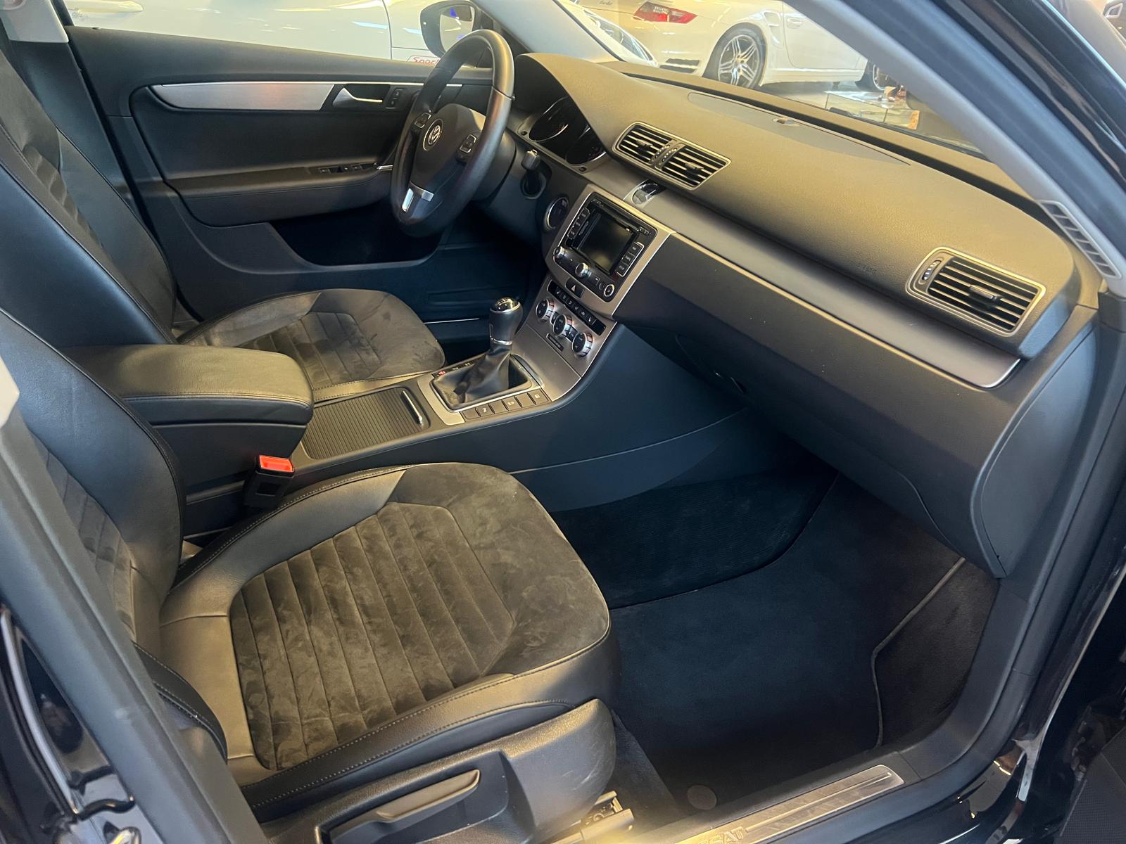 VW Passat 1.4 TSI BlueMT Highline !!!TOP ZUSTAND!!!-image-6