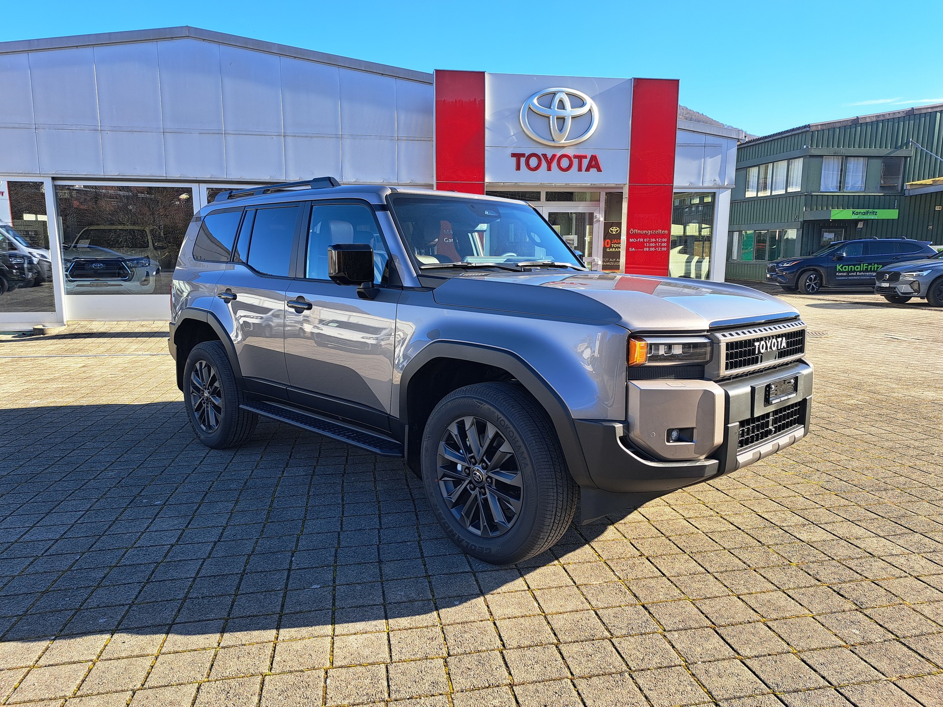 TOYOTA Land Cruiser 2.8TD 48V Invincible-image-2