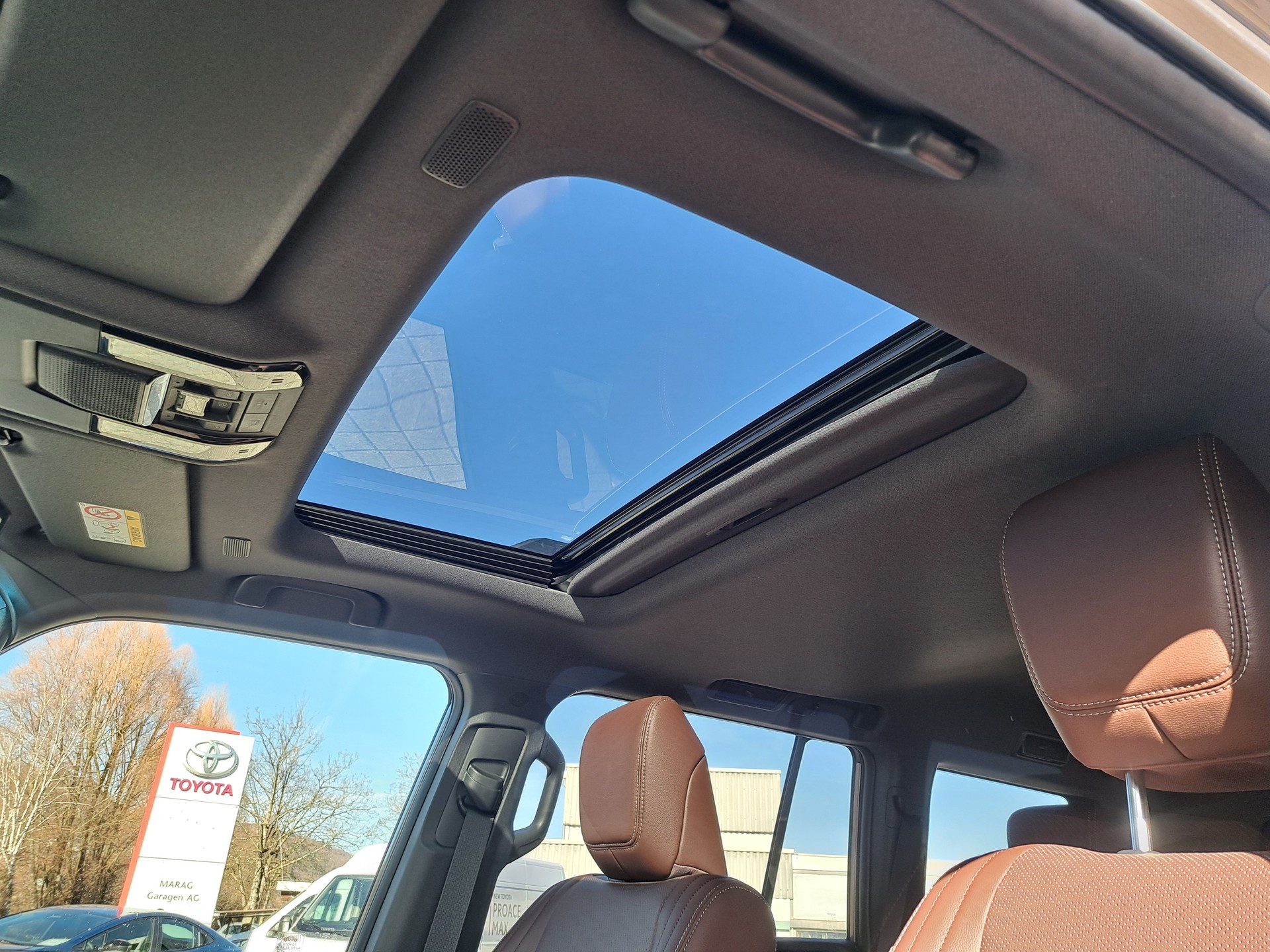 TOYOTA Land Cruiser 2.8TD 48V Invincible-image-13