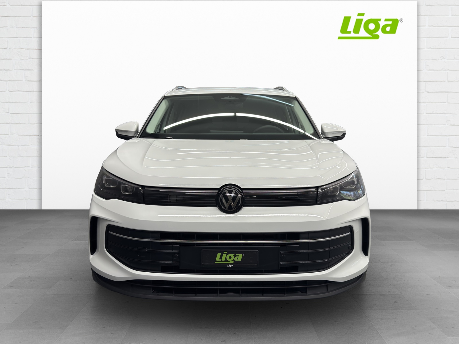 VW Tiguan 2.0 TSI Life United DSG 4motion-image-2