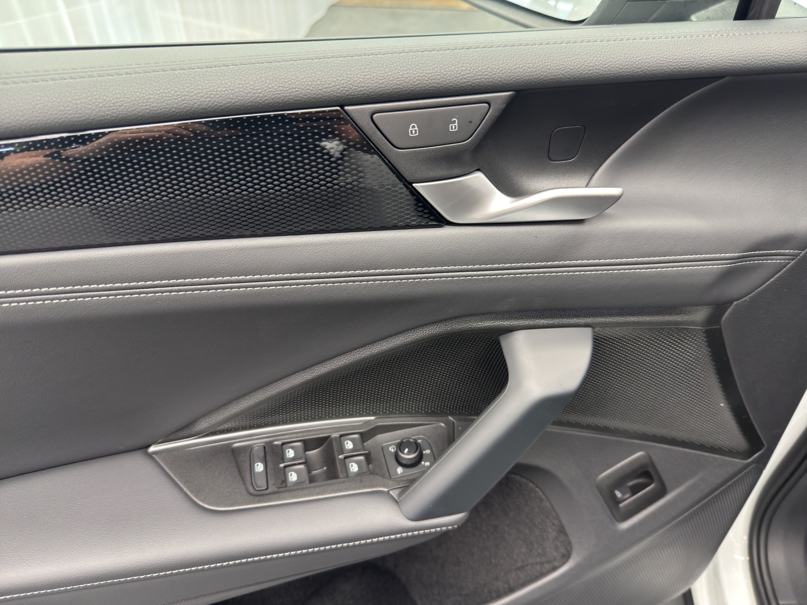VW Tiguan 2.0 TSI Life United DSG 4motion-image-14