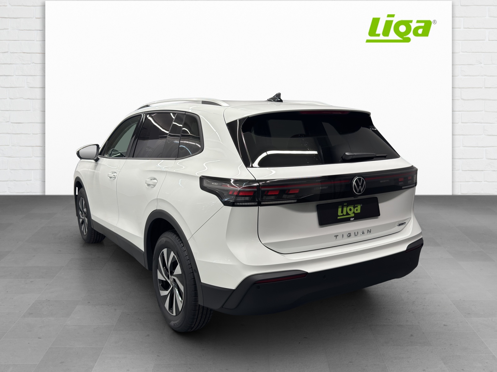 VW Tiguan 2.0 TSI Life United DSG 4motion-image-3