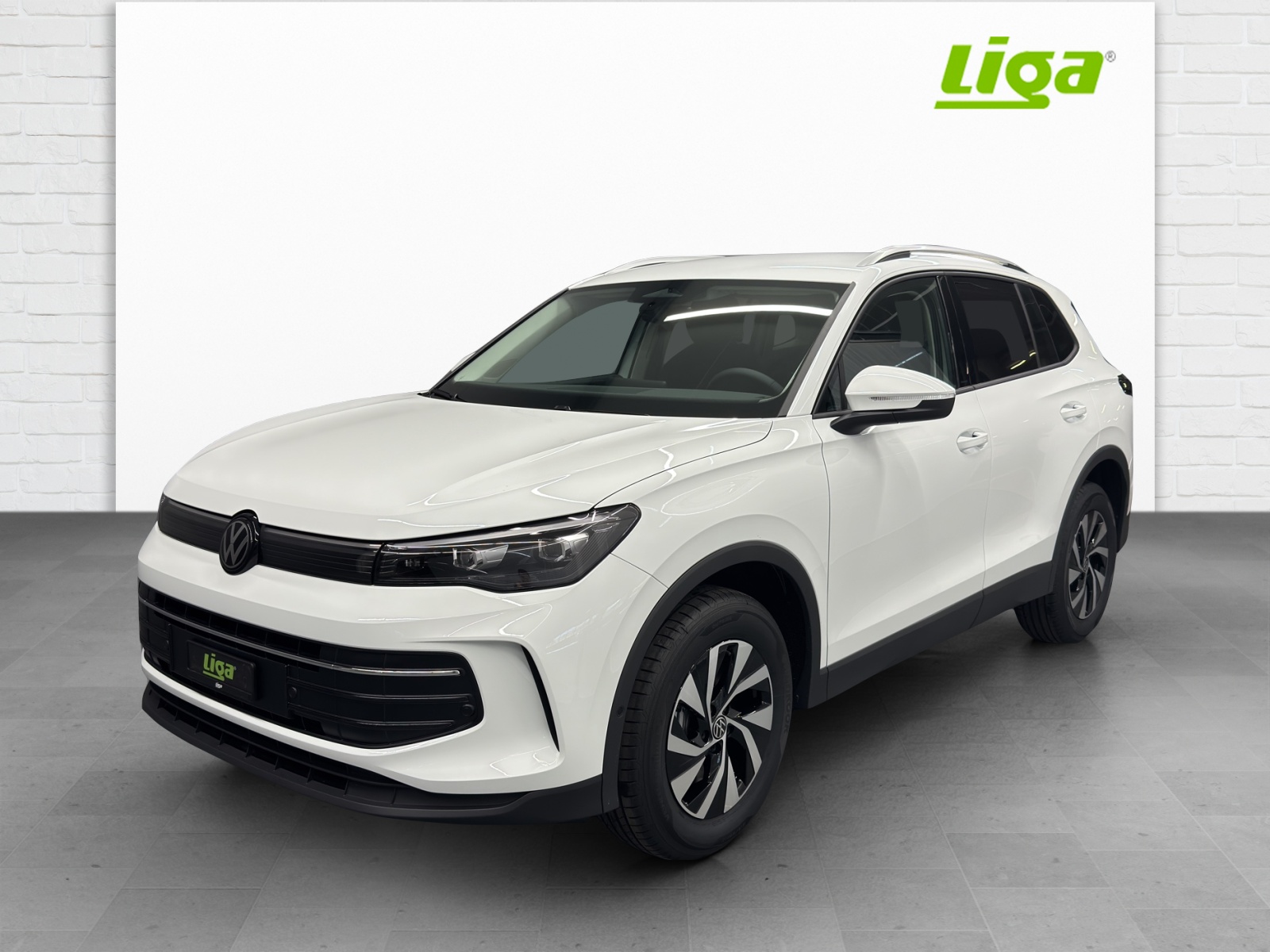 VW Tiguan 2.0 TSI Life United DSG 4motion-image-1