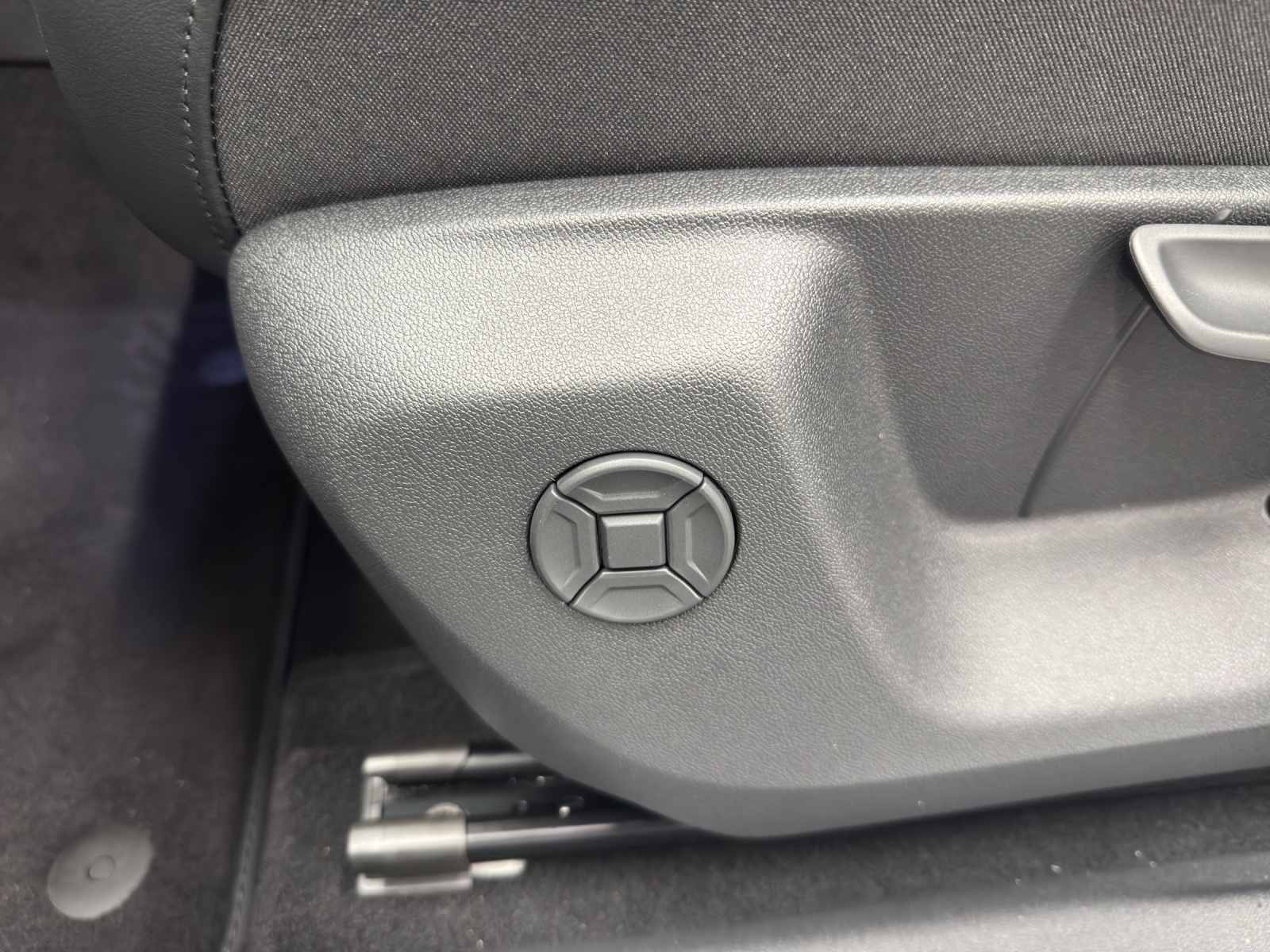 VW Tiguan 2.0 TSI Life United DSG 4motion-image-15