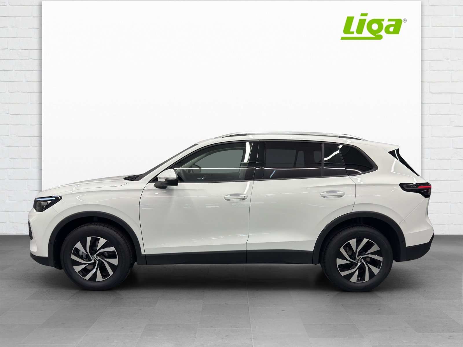 VW Tiguan 2.0 TSI Life United DSG 4motion-image-0