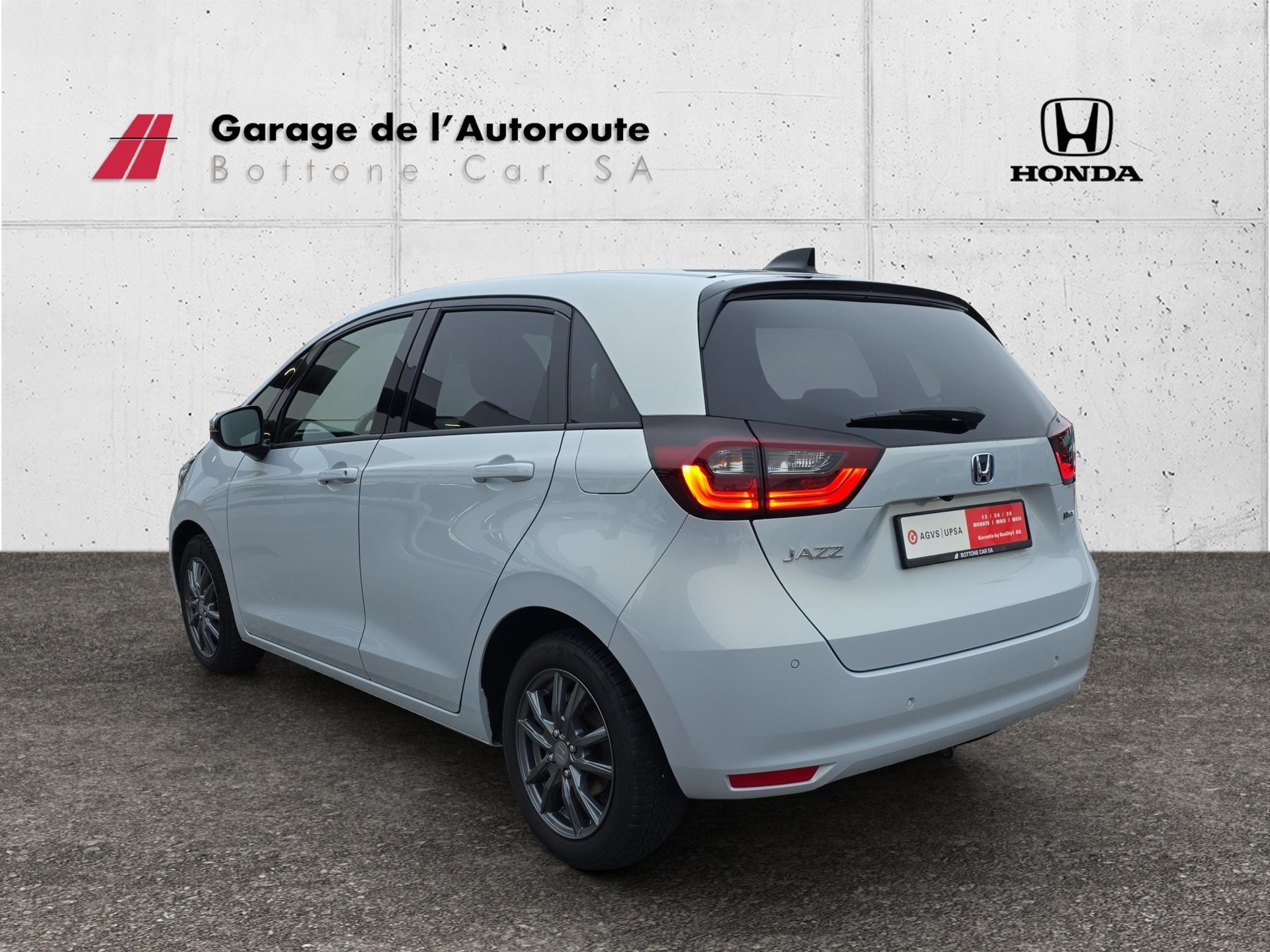 HONDA Jazz 1.5 i-MMD Executive-showroom-element-2
