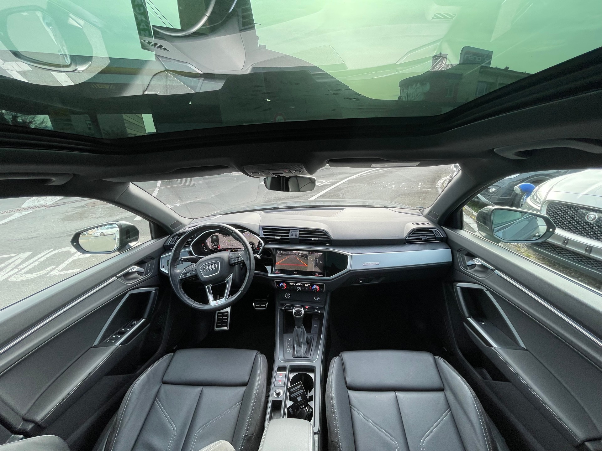 AUDI Q3 40 TFSI S line quattro S-tronic-image-7