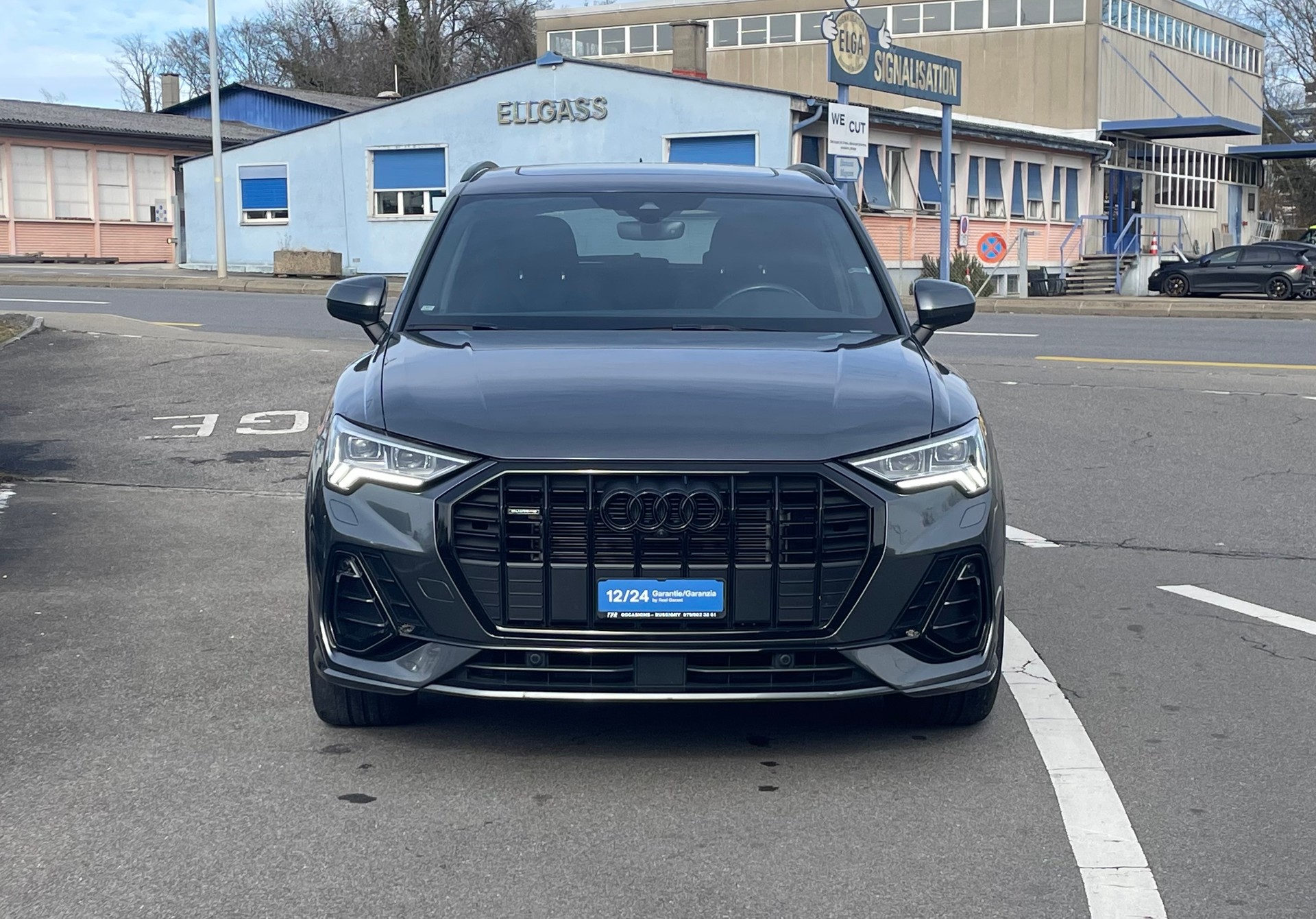 AUDI Q3 40 TFSI S line quattro S-tronic-showroom-element-1