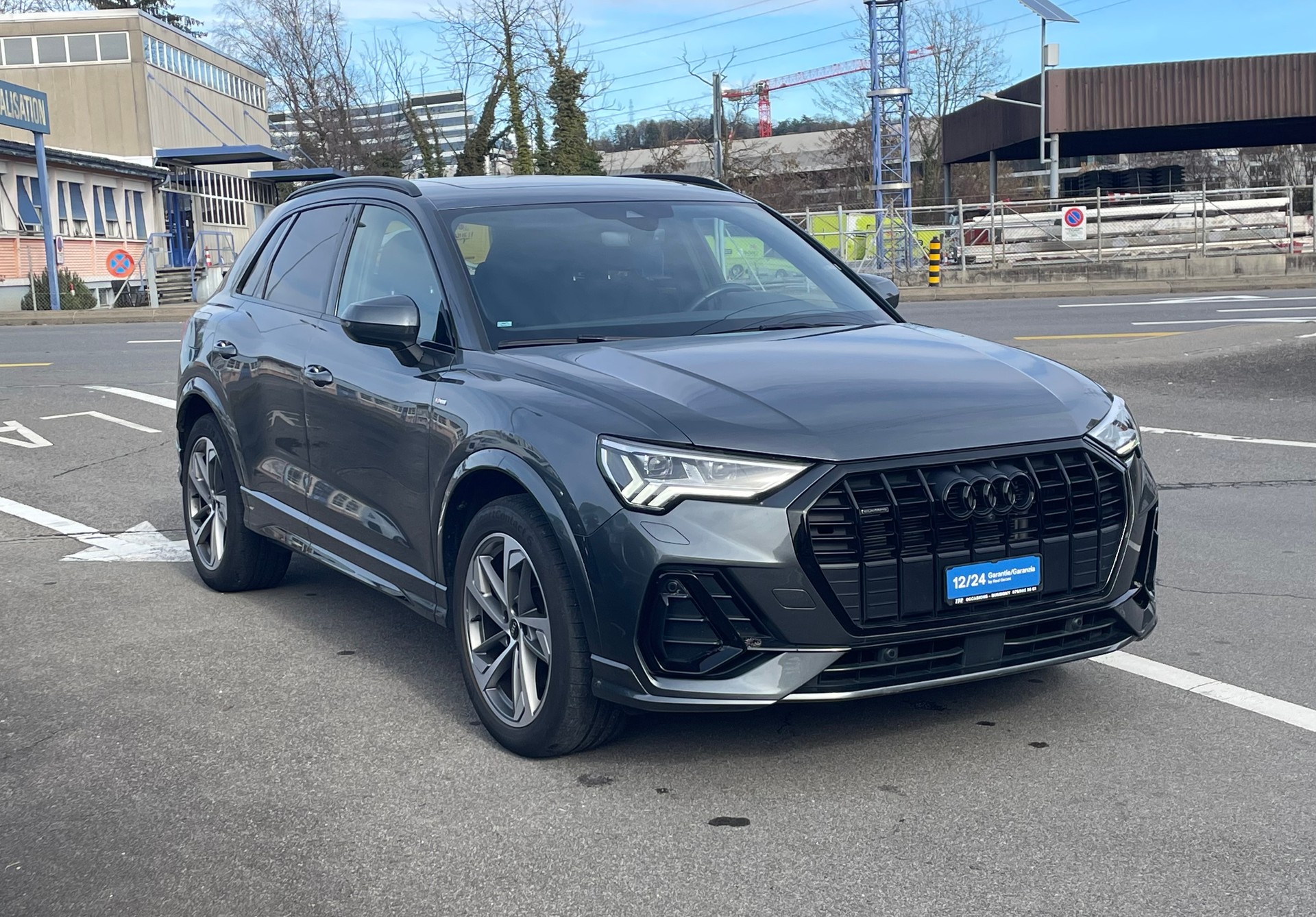 AUDI Q3 40 TFSI S line quattro S-tronic-showroom-element-2