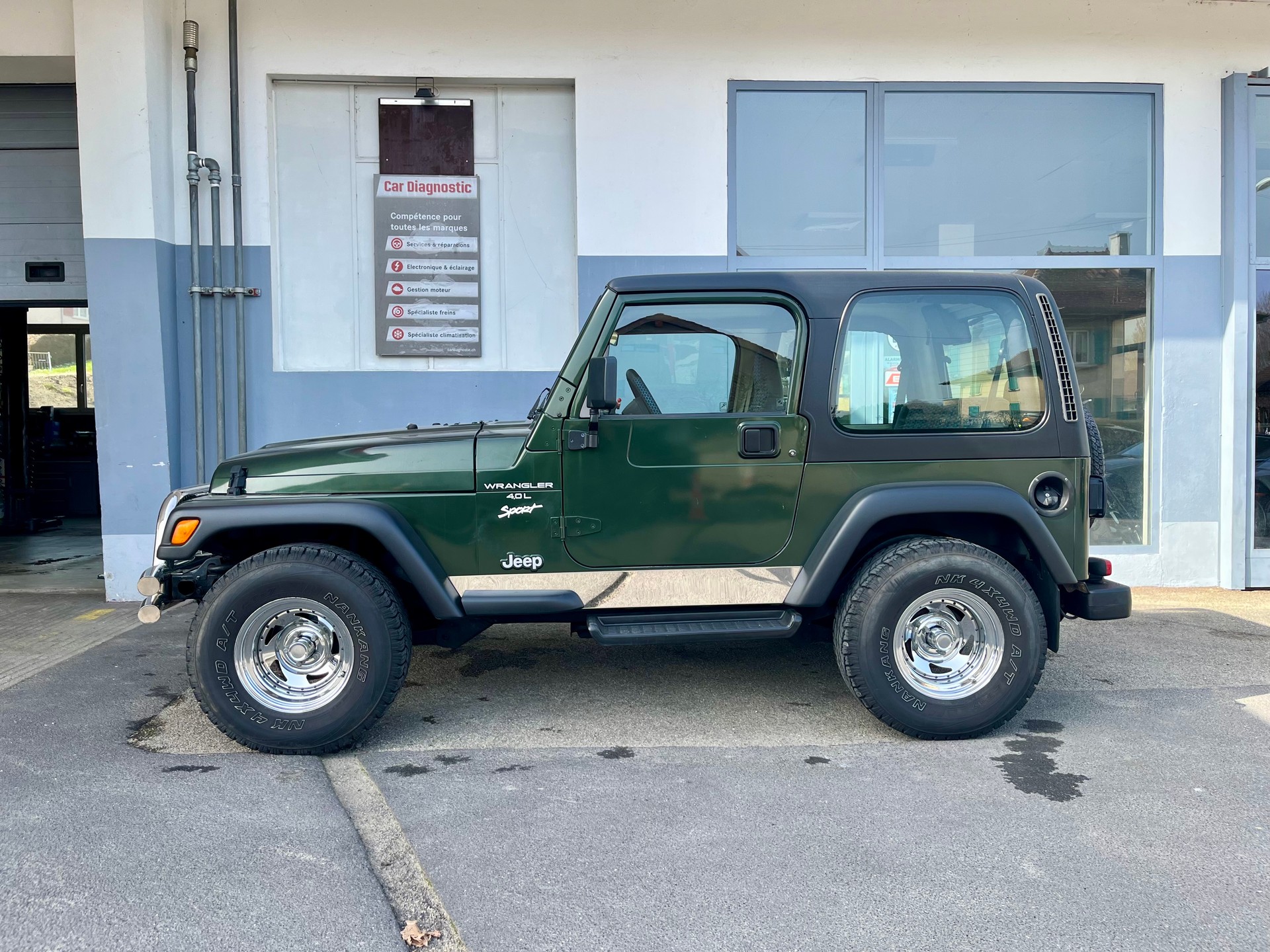 JEEP Wrangler 4.0 Sport Hardtop-image-1