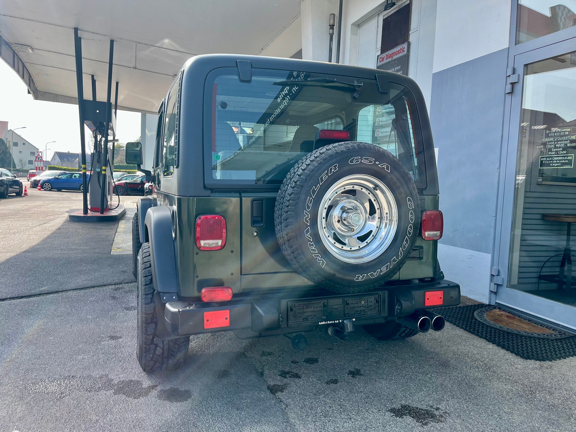 JEEP Wrangler 4.0 Sport Hardtop-image-2