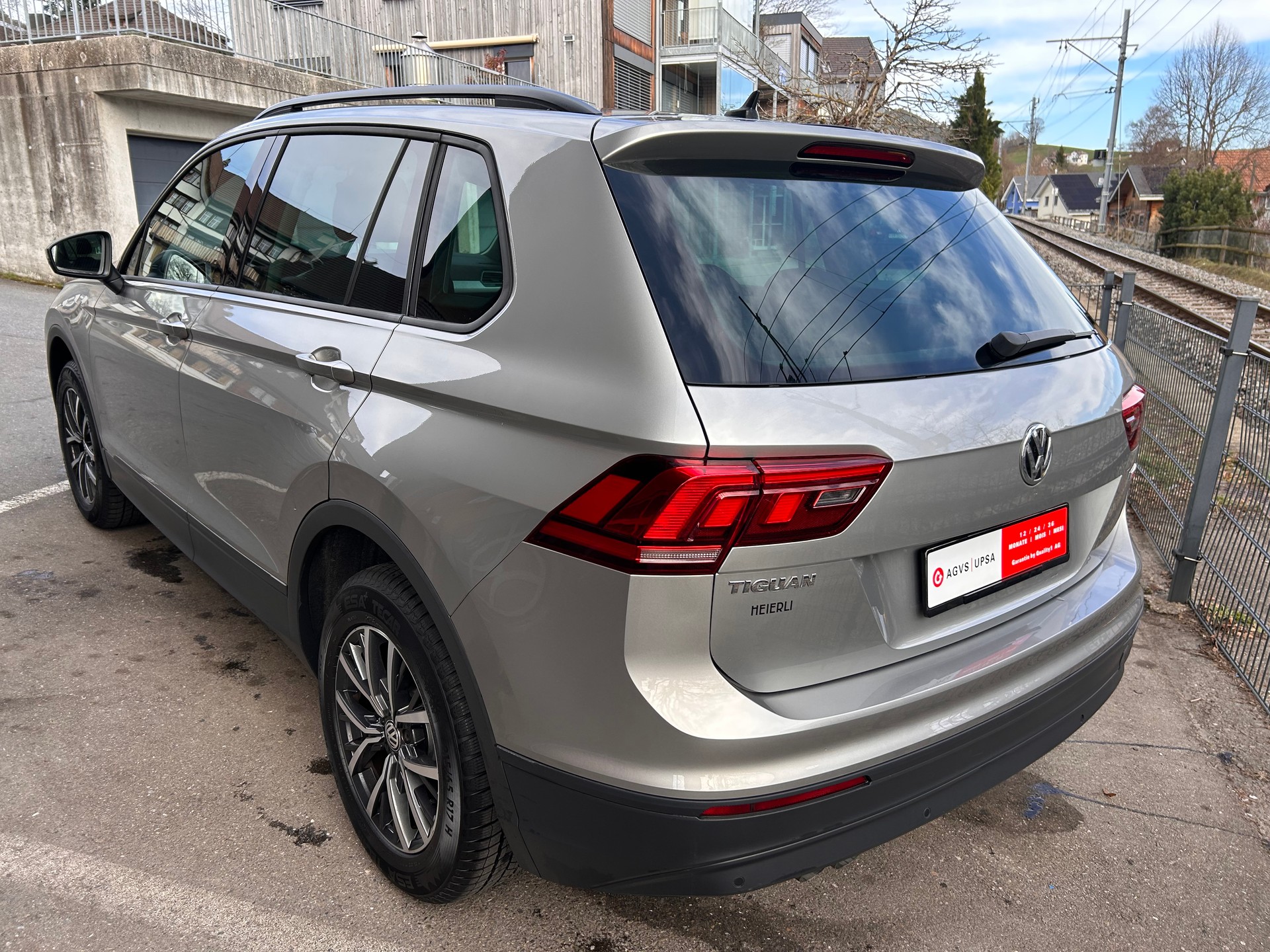 VW Tiguan 2.0 TDI SCR Trendline 4Motion-image-2