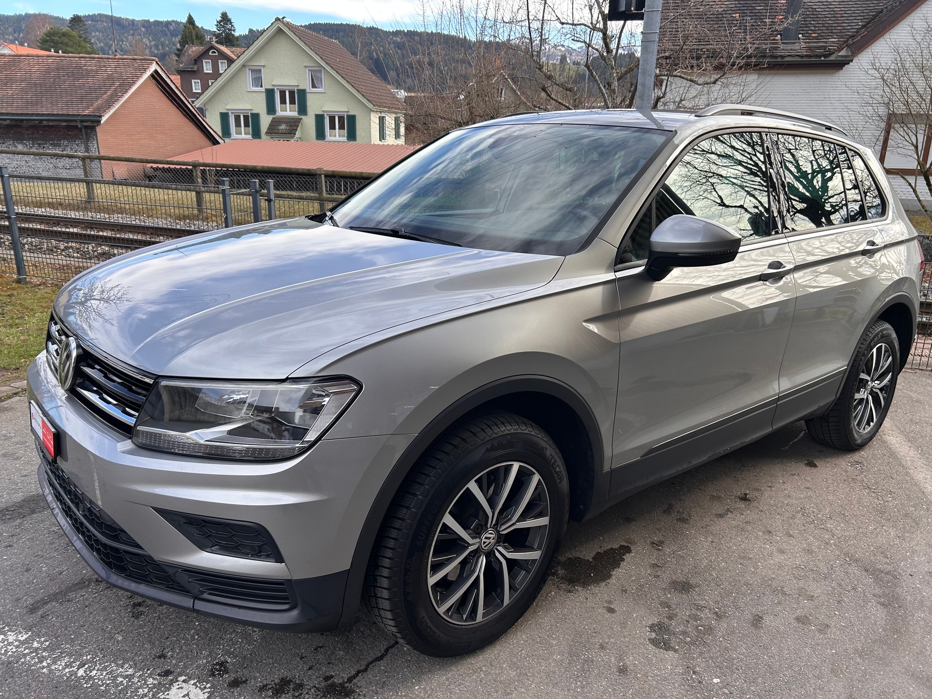 VW Tiguan 2.0 TDI SCR Trendline 4Motion-image-1