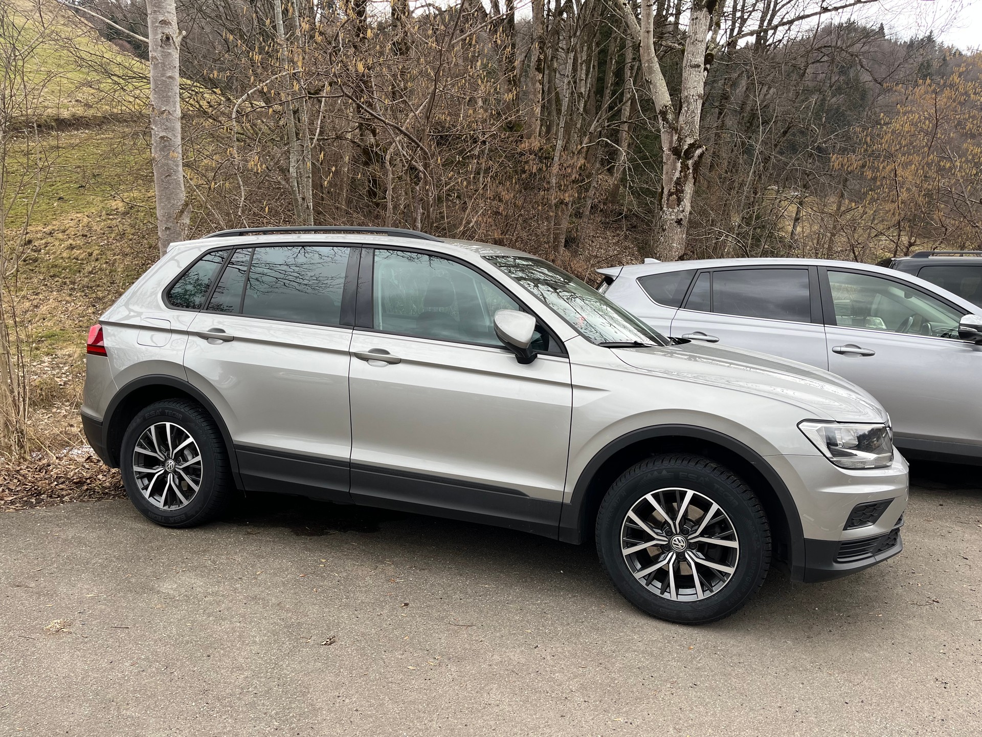 VW Tiguan 2.0 TDI SCR Trendline 4Motion-image-3
